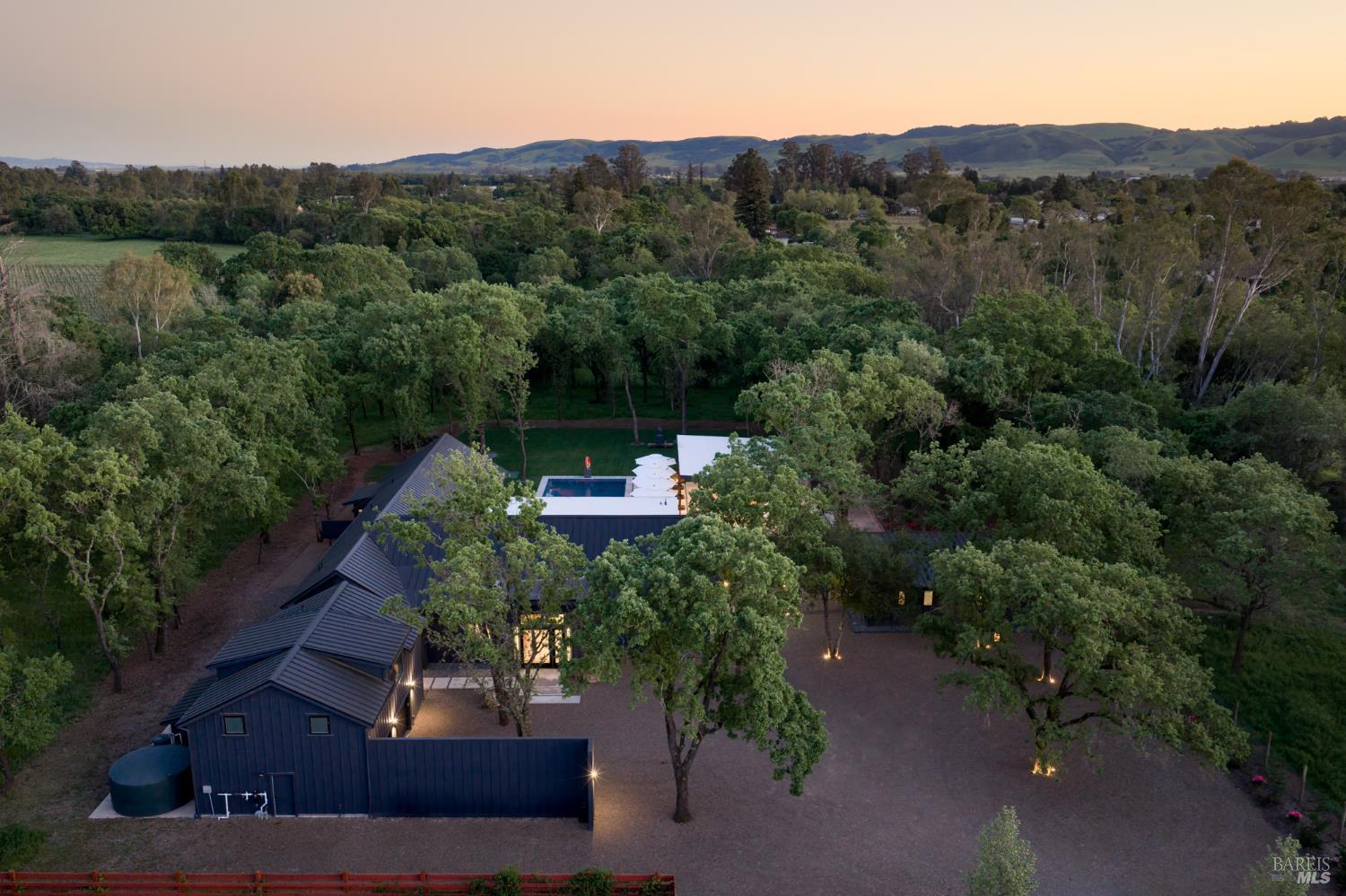 Detail Gallery Image 41 of 44 For 247 Fisher Ln, Sonoma,  CA 95476 - 5 Beds | 6/2 Baths