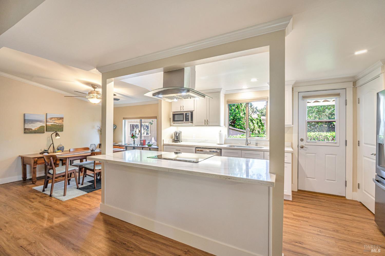 Detail Gallery Image 11 of 36 For 103 Glenoak Ct, Santa Rosa,  CA 95405 - 2 Beds | 2 Baths