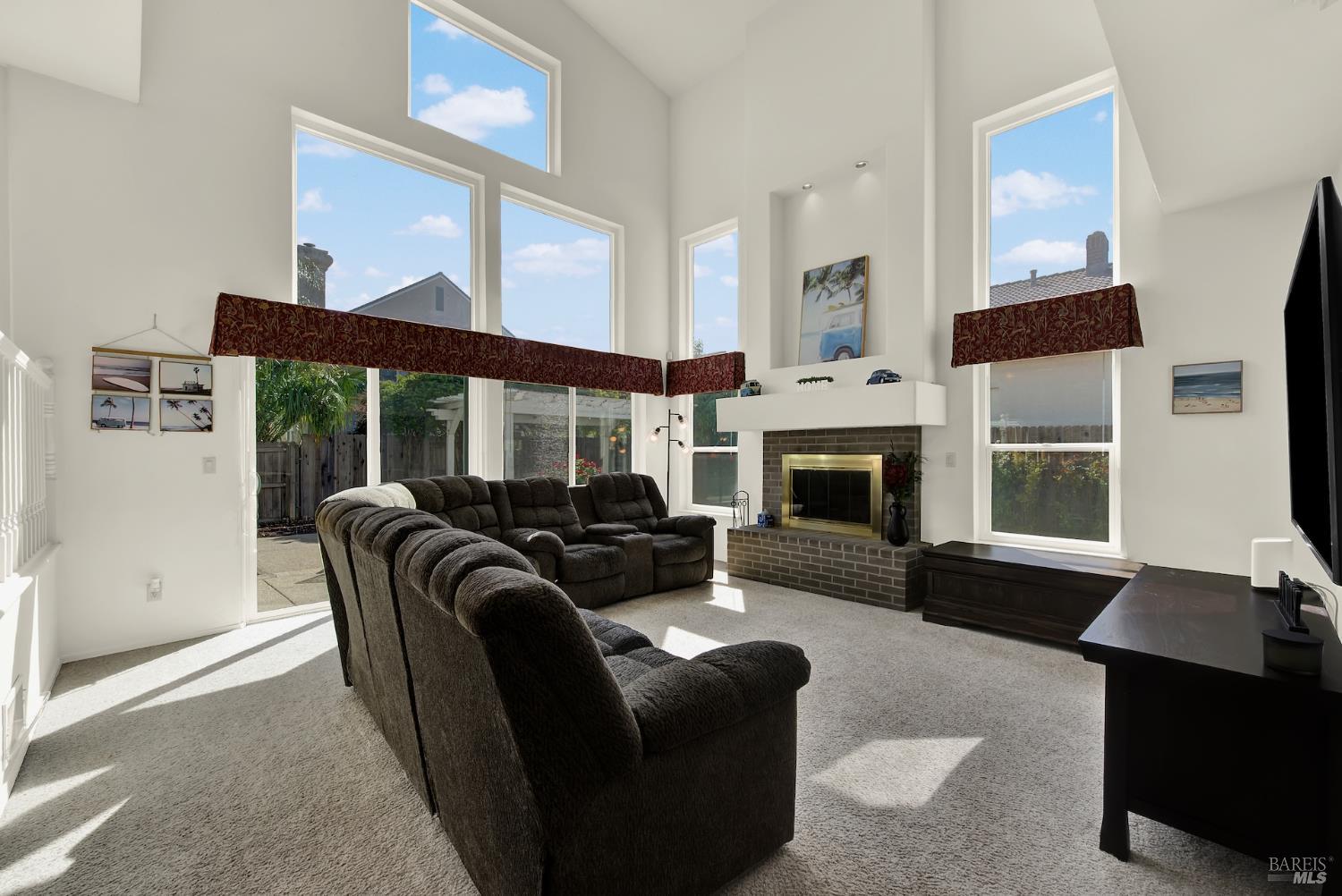 Detail Gallery Image 37 of 75 For 150 Deerglen Cir, Vacaville,  CA 95687 - 5 Beds | 3 Baths