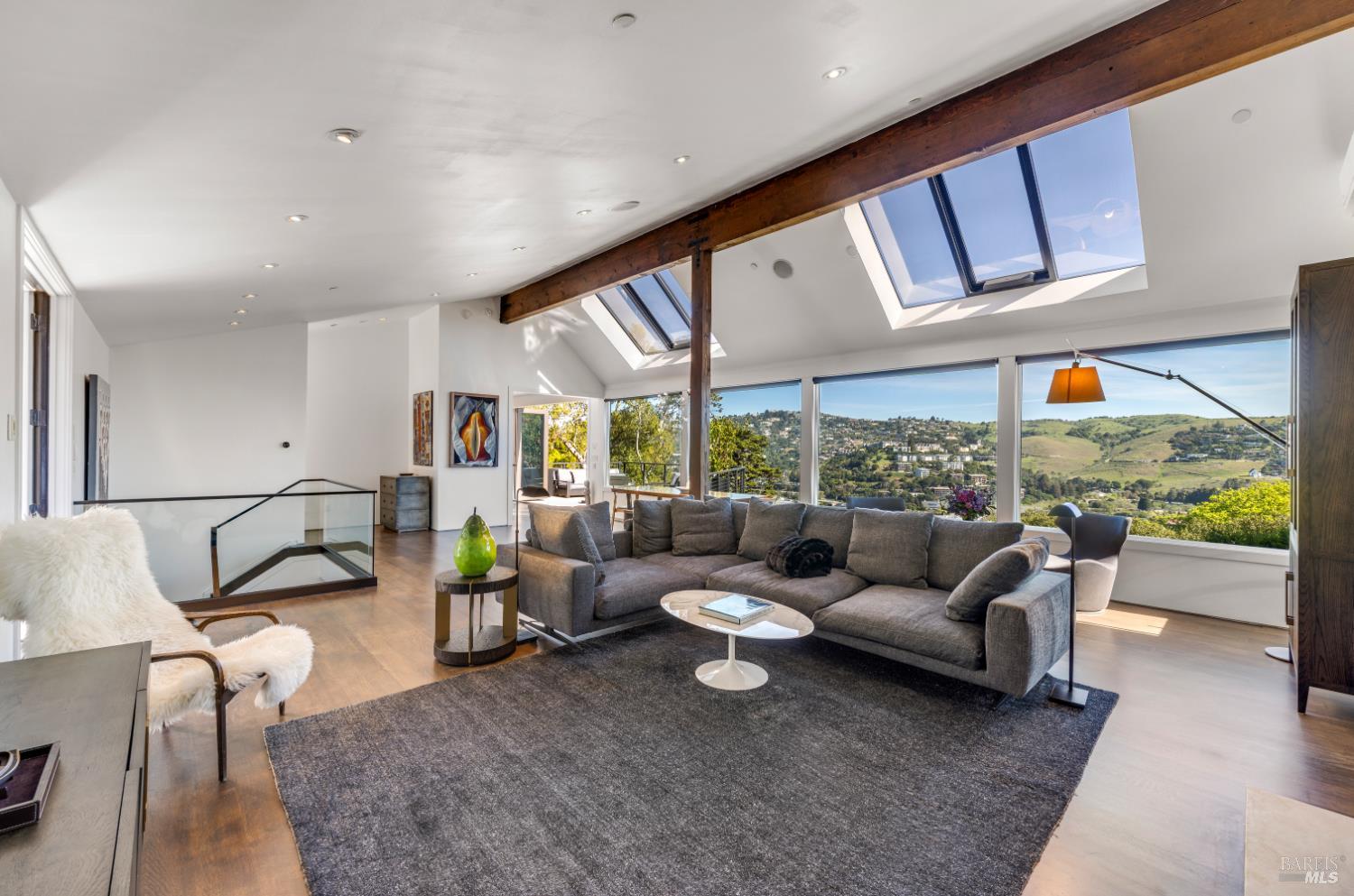 Detail Gallery Image 4 of 52 For 138 Madrona Ave, Belvedere,  CA 94920 - 4 Beds | 3/1 Baths