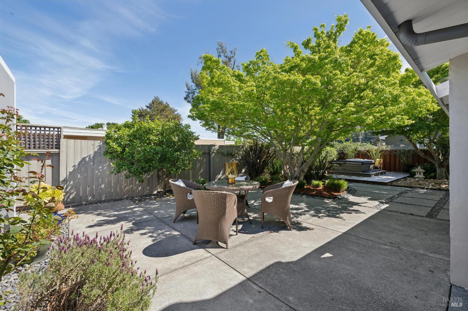Detail Gallery Image 17 of 57 For 839 Greenberry Ln, San Rafael,  CA 94903 - 4 Beds | 2 Baths