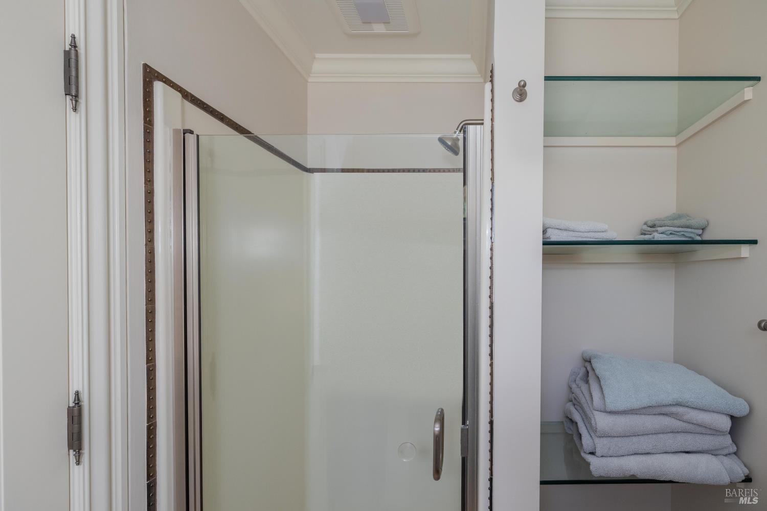 Detail Gallery Image 25 of 41 For 9 Francisco Vista Ct, Tiburon,  CA 94920 - 5 Beds | 4/2 Baths