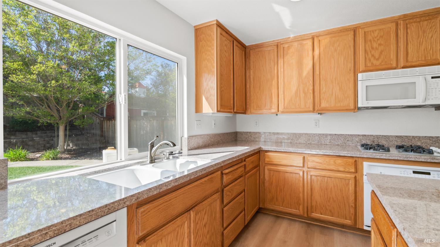 Detail Gallery Image 22 of 49 For 587 Abbey Dr, Fairfield,  CA 94534 - 3 Beds | 3 Baths