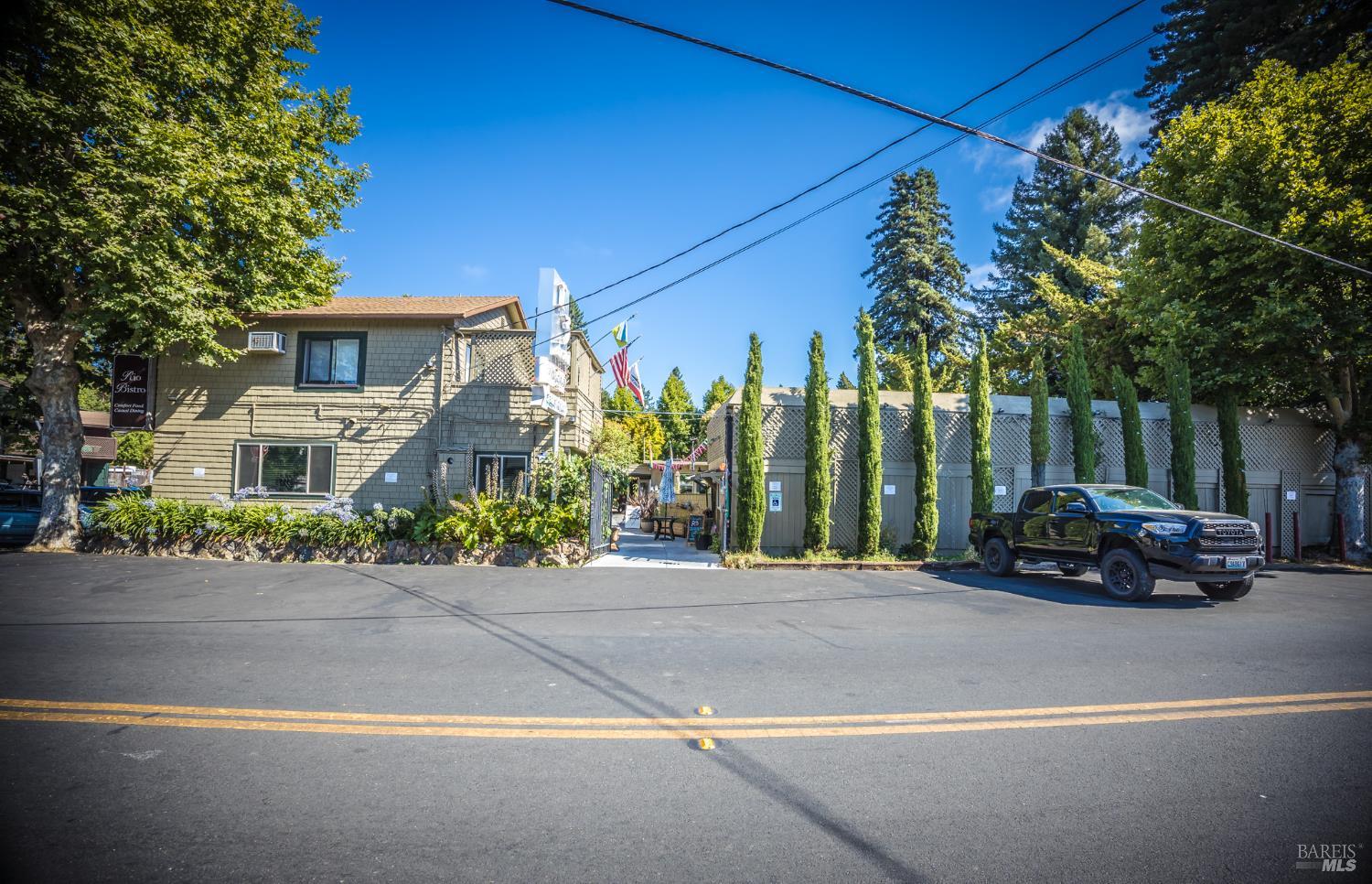 Detail Gallery Image 5 of 81 For 16390 4th St, Guerneville,  CA 95446 - – Beds | – Baths