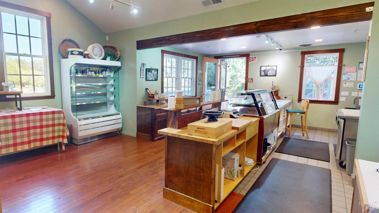 Detail Gallery Image 16 of 59 For 380 Bohemian Hwy, Freestone,  CA 95472 - 2 Beds | 2 Baths