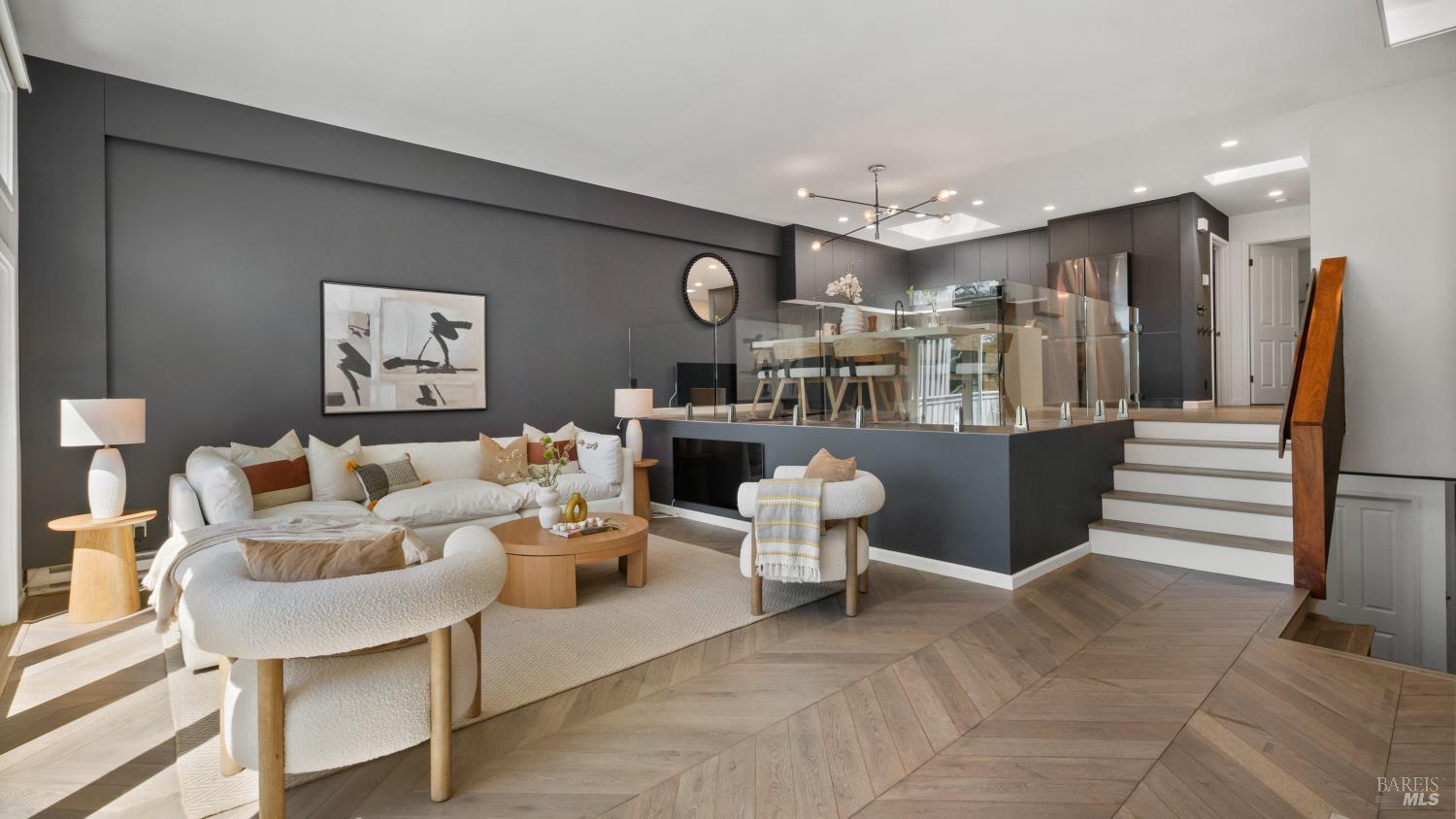 Detail Gallery Image 5 of 36 For 143 Knollwood Dr, San Rafael,  CA 94901 - 3 Beds | 2 Baths