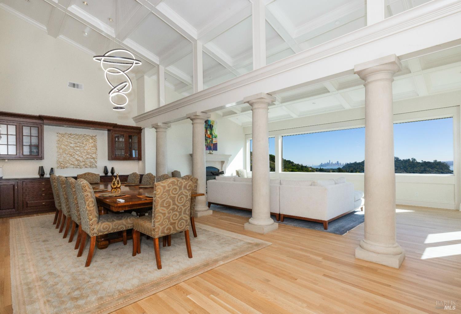 Detail Gallery Image 10 of 41 For 9 Francisco Vista Ct, Tiburon,  CA 94920 - 5 Beds | 4/2 Baths
