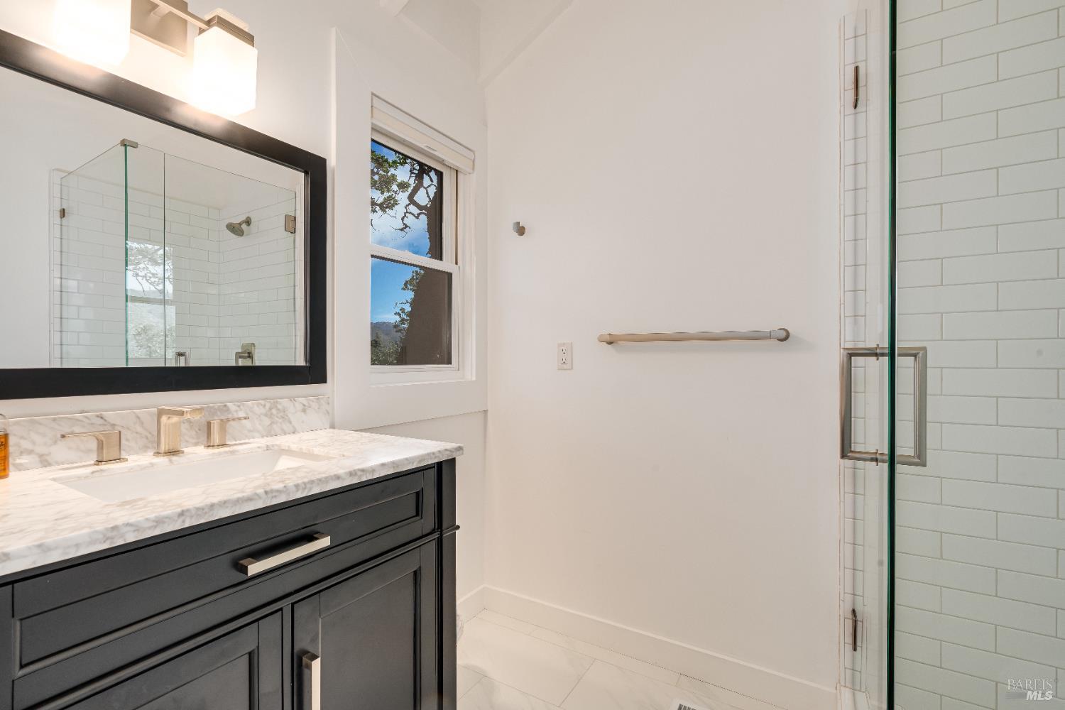 Detail Gallery Image 26 of 53 For 807 Wild Oak Dr, Santa Rosa,  CA 95409 - 3 Beds | 3/1 Baths