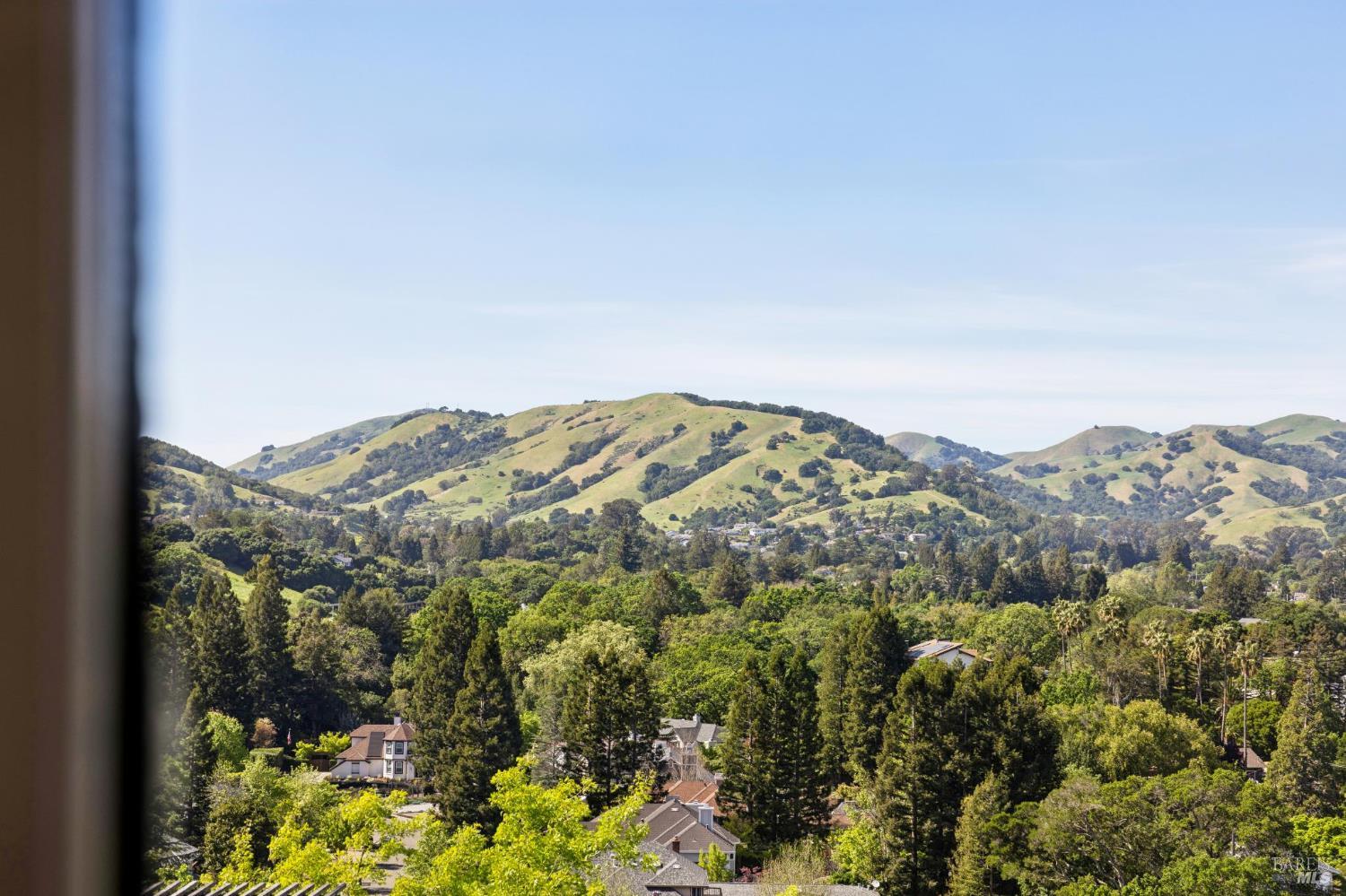 Detail Gallery Image 7 of 99 For 40 Miwok Dr, Novato,  CA 94947 - 5 Beds | 4/1 Baths