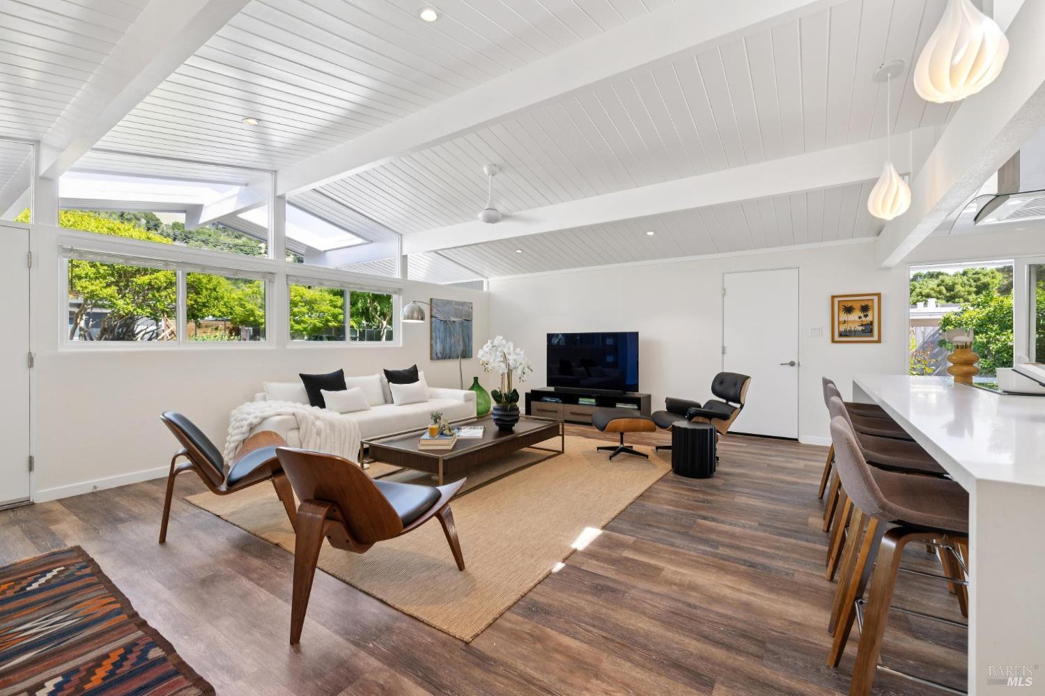 Detail Gallery Image 13 of 57 For 839 Greenberry Ln, San Rafael,  CA 94903 - 4 Beds | 2 Baths