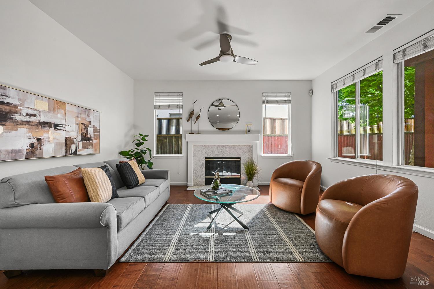 Detail Gallery Image 14 of 51 For 2824 Elk Ln, Santa Rosa,  CA 95407 - 4 Beds | 2/1 Baths