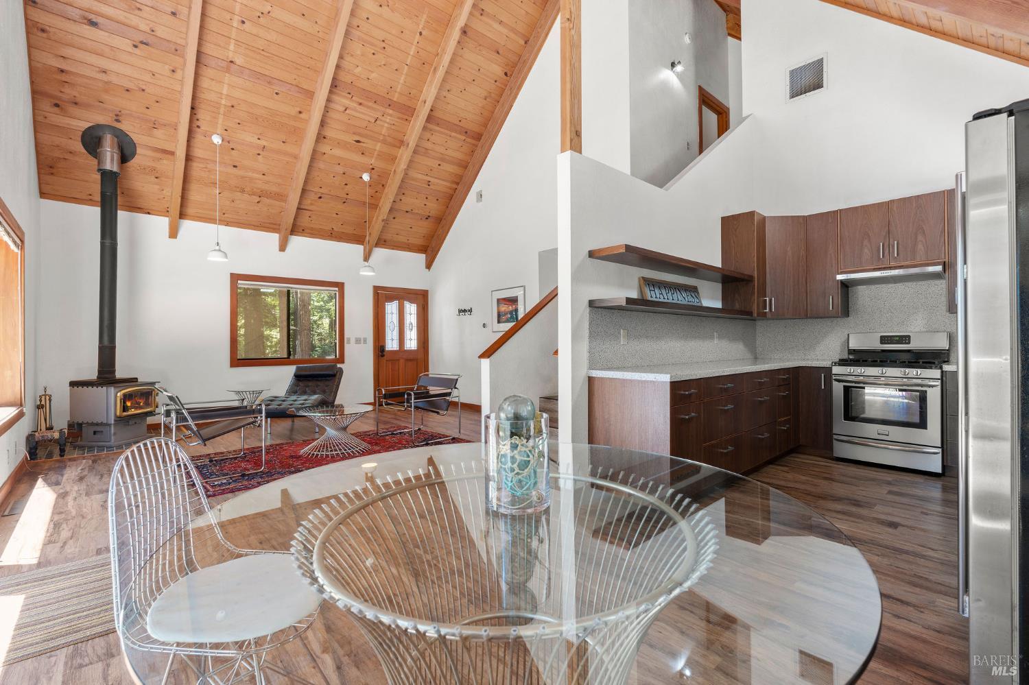 Detail Gallery Image 9 of 32 For 38051 Ocean Ridge Dr, Gualala,  CA 95445 - 2 Beds | 2 Baths