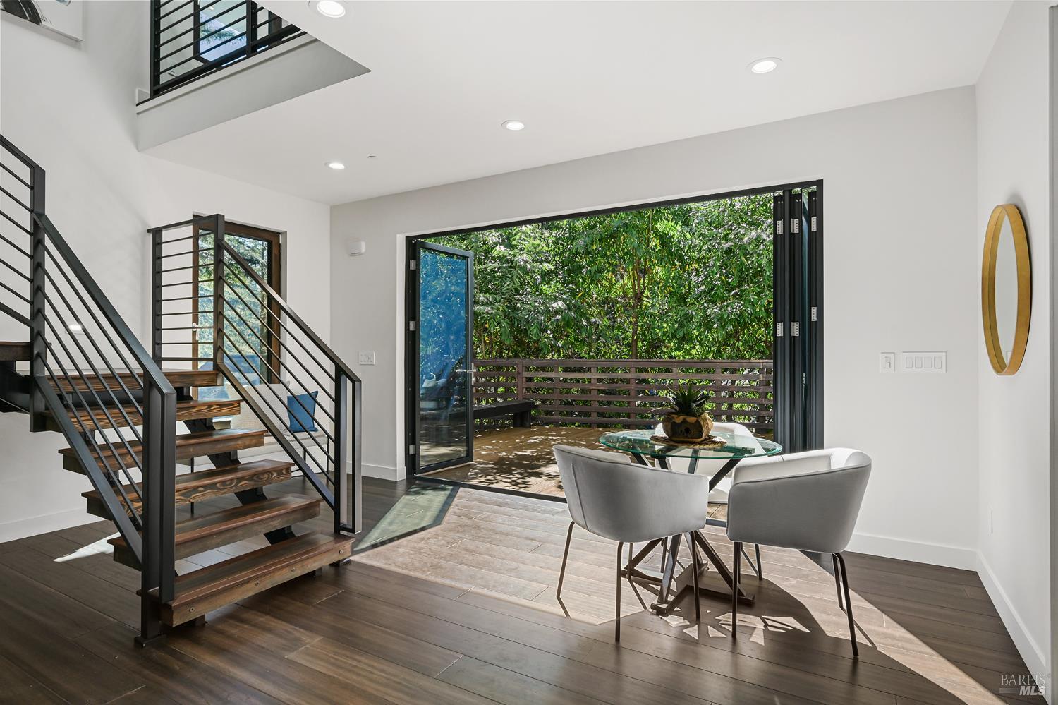 Detail Gallery Image 18 of 84 For 14685 Willow Rd, Guerneville,  CA 95446 - 3 Beds | 3 Baths