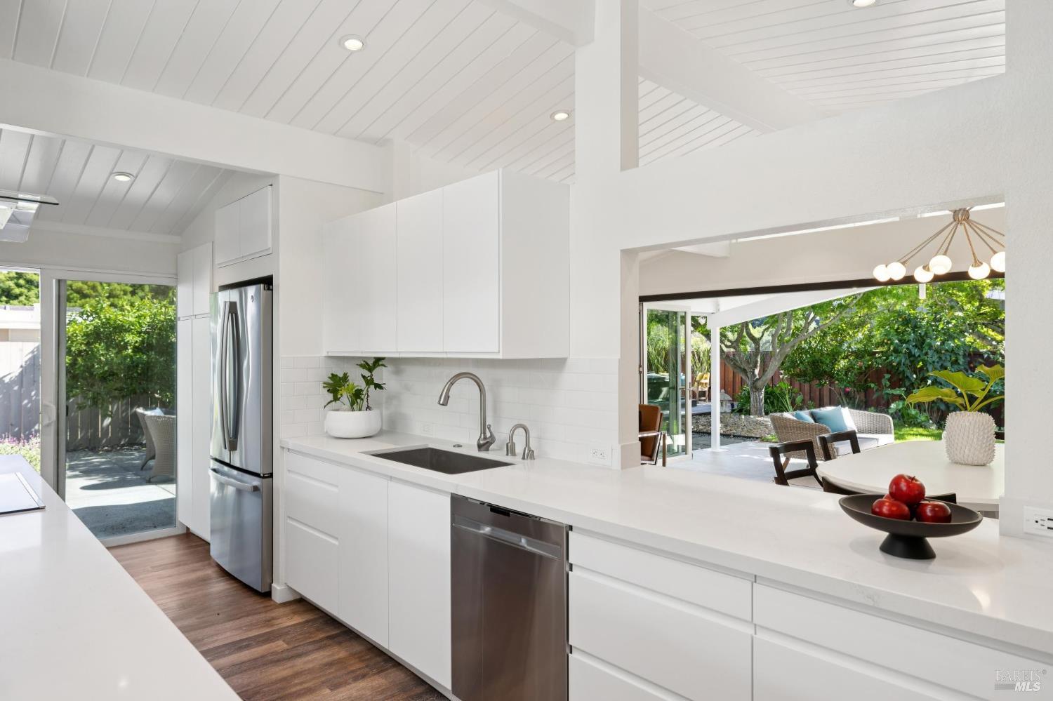 Detail Gallery Image 15 of 57 For 839 Greenberry Ln, San Rafael,  CA 94903 - 4 Beds | 2 Baths