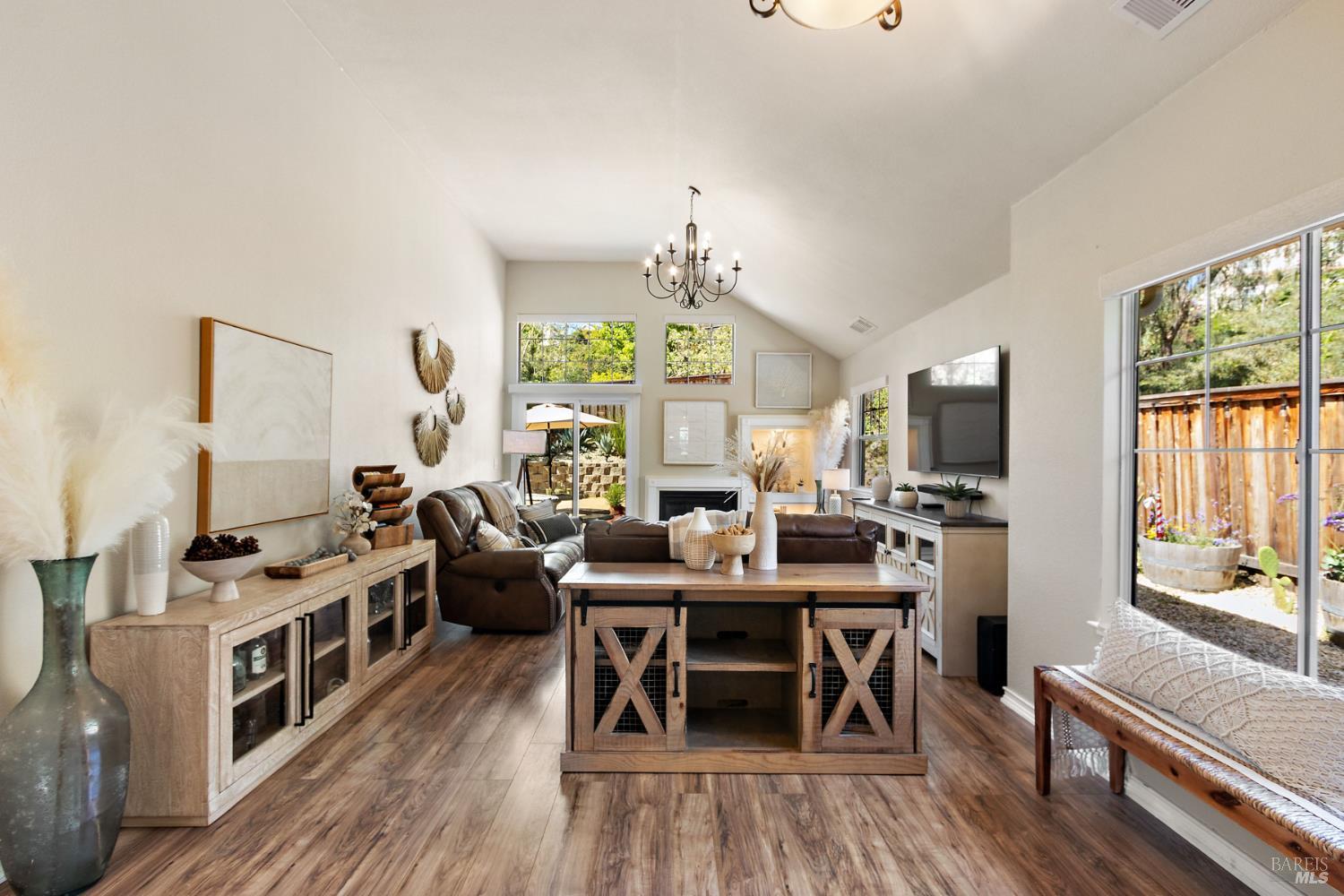 Detail Gallery Image 8 of 40 For 70 Marina Ridge Ct, Vallejo,  CA 94591 - 3 Beds | 2/1 Baths