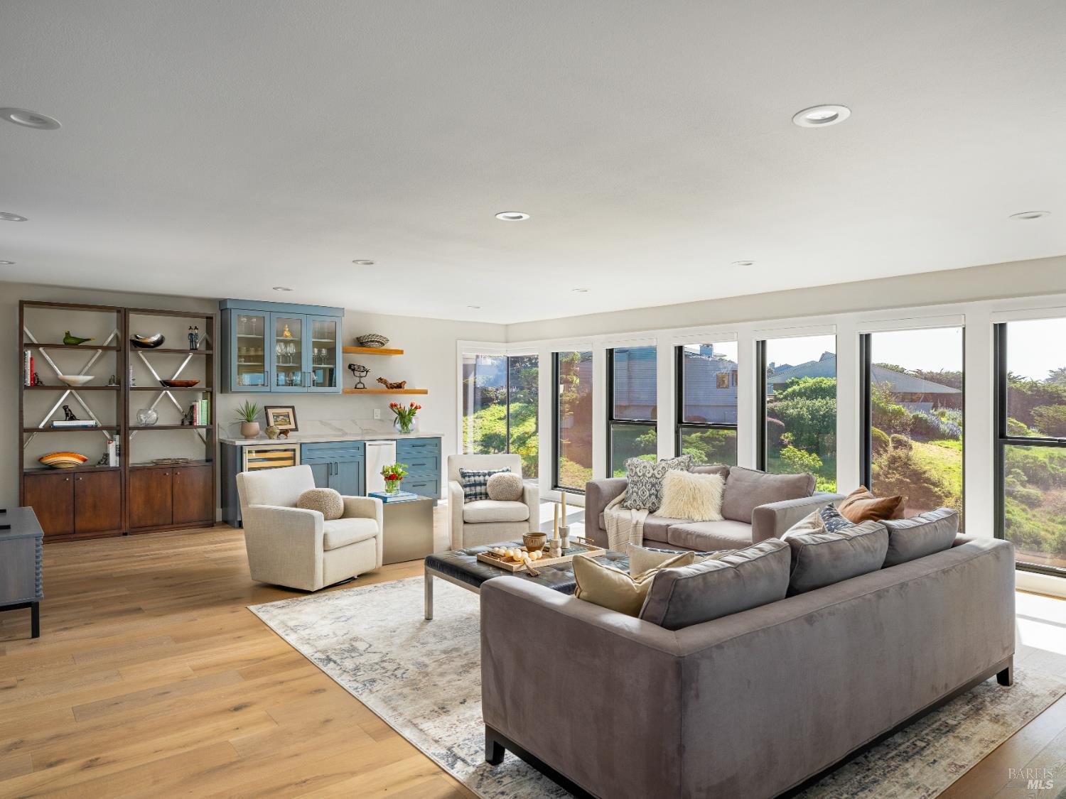 Detail Gallery Image 2 of 38 For 142 Poppy Ct, Bodega Bay,  CA 94923 - 3 Beds | 3 Baths