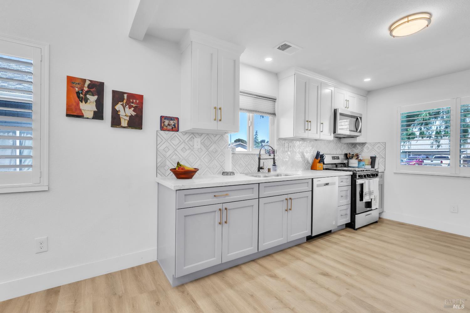 Detail Gallery Image 8 of 34 For 1857 San Pedro Ct, Fairfield,  CA 94533 - 3 Beds | 2/1 Baths