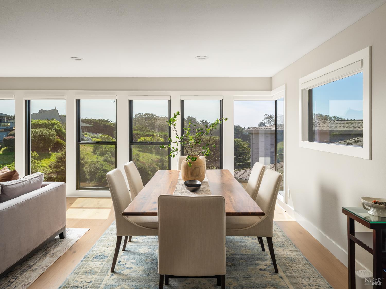 Detail Gallery Image 8 of 38 For 142 Poppy Ct, Bodega Bay,  CA 94923 - 3 Beds | 3 Baths