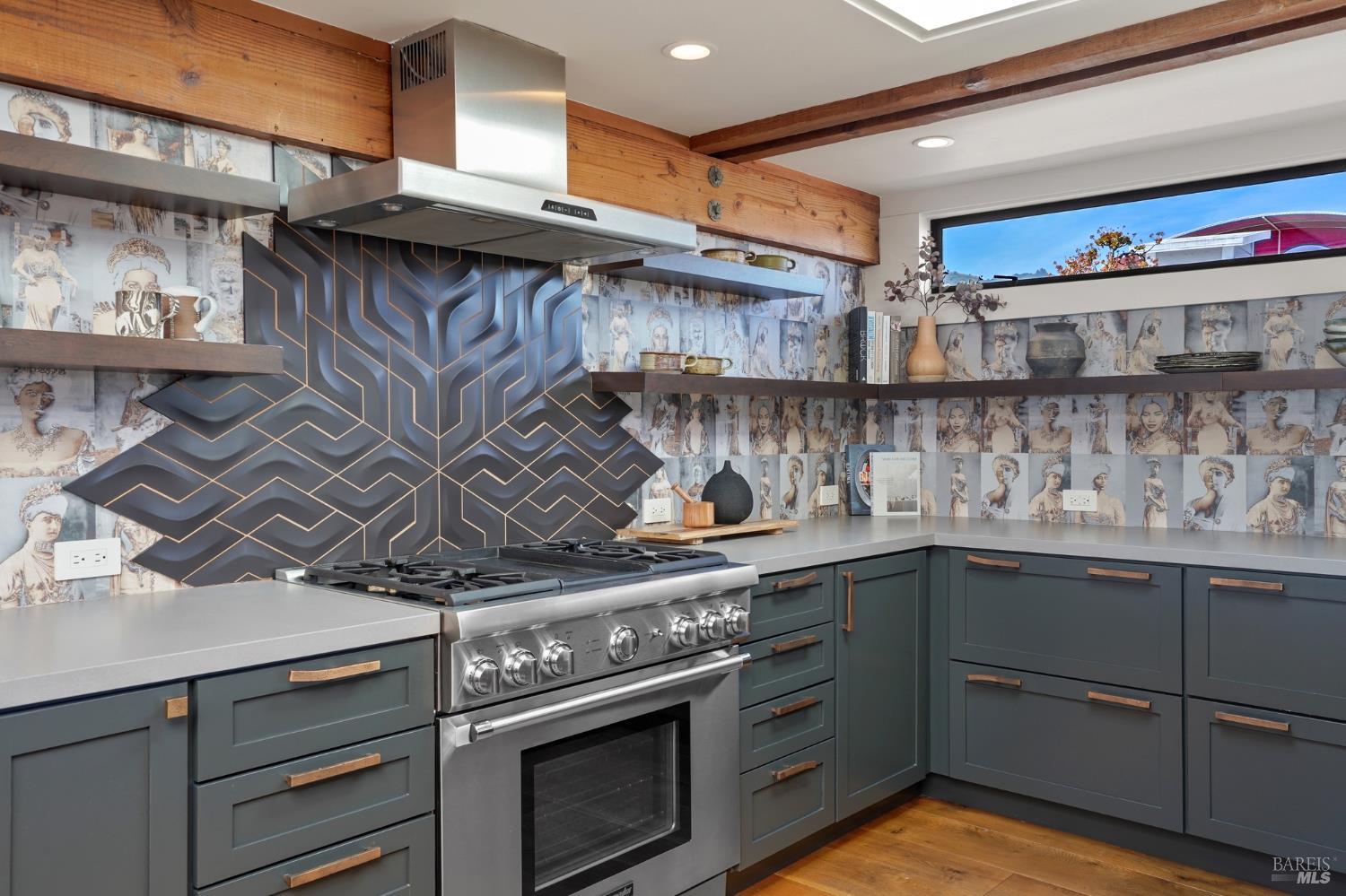 Detail Gallery Image 4 of 31 For 58 Liberty Dock Unkn, Sausalito,  CA 94965 - 2 Beds | 2/1 Baths