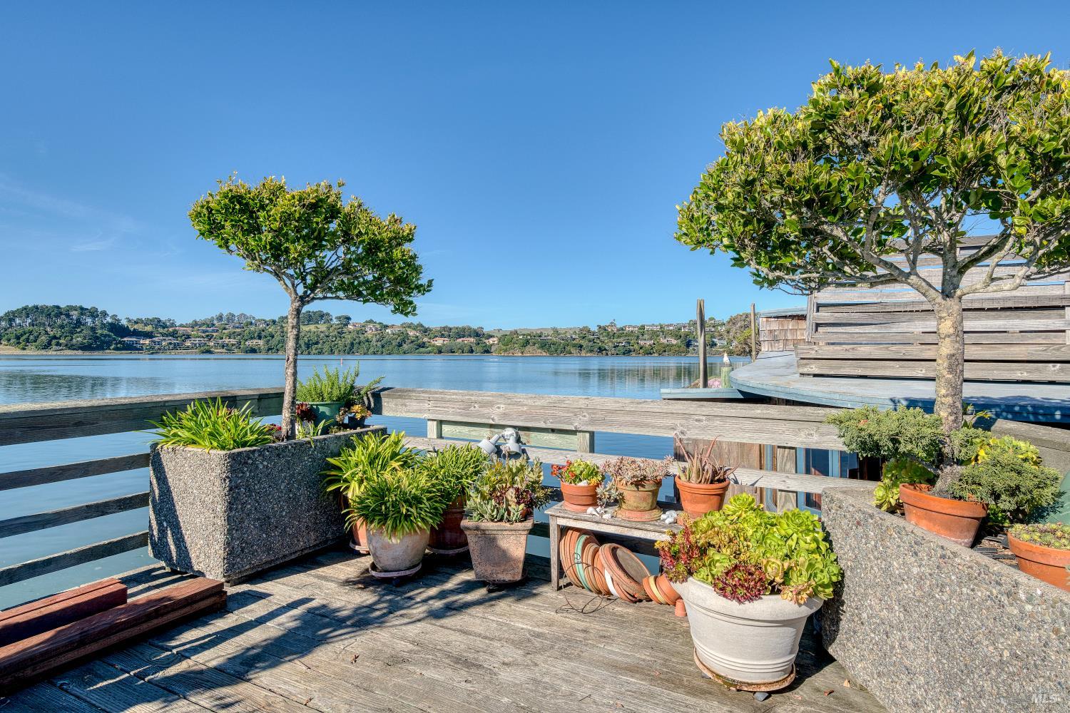 Detail Gallery Image 26 of 33 For 42 E Pier Unkn, Sausalito,  CA 94965 - 1 Beds | 1 Baths