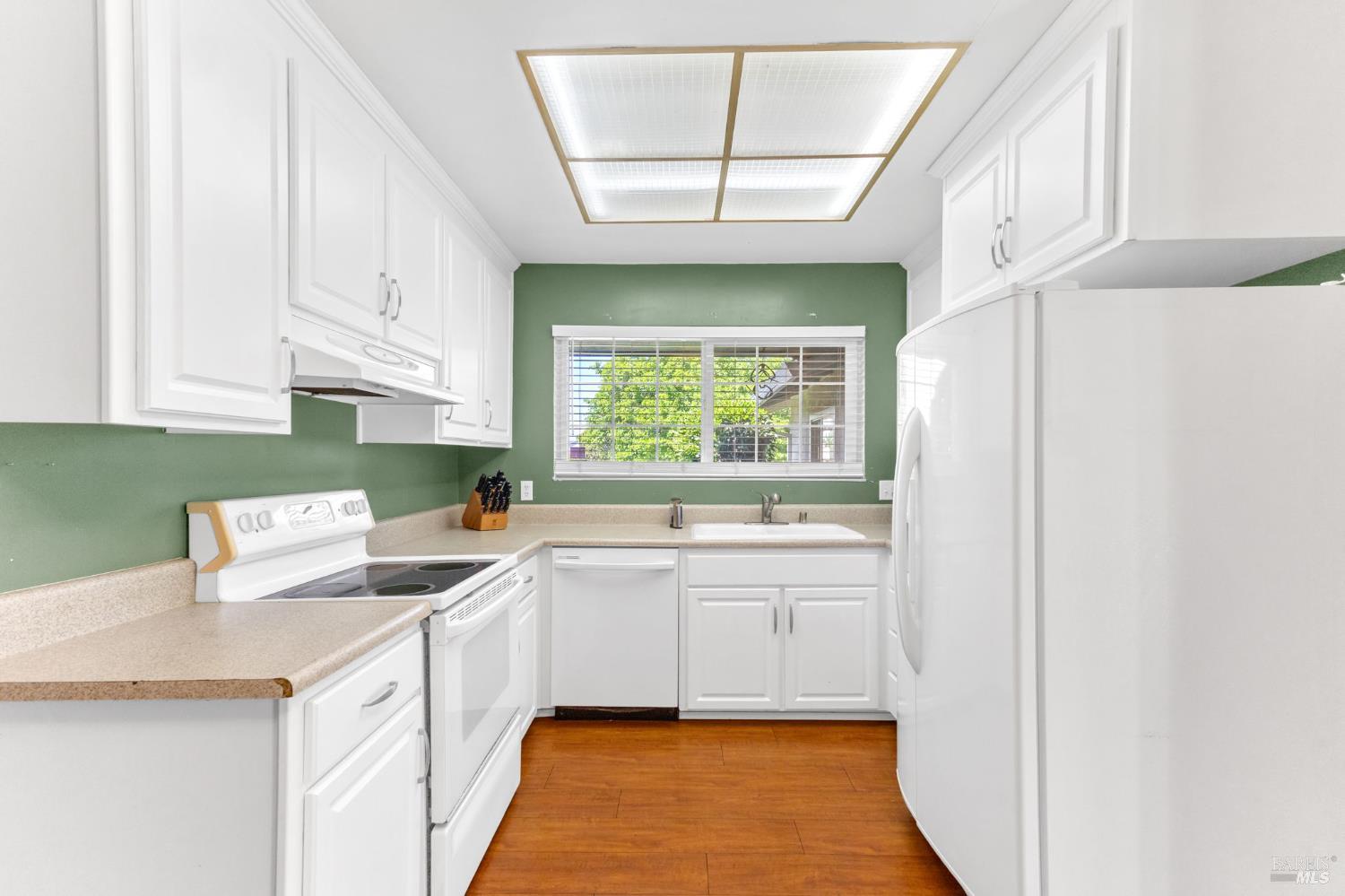 Detail Gallery Image 11 of 36 For 182 Fairview Dr, Vacaville,  CA 95687 - 3 Beds | 2 Baths