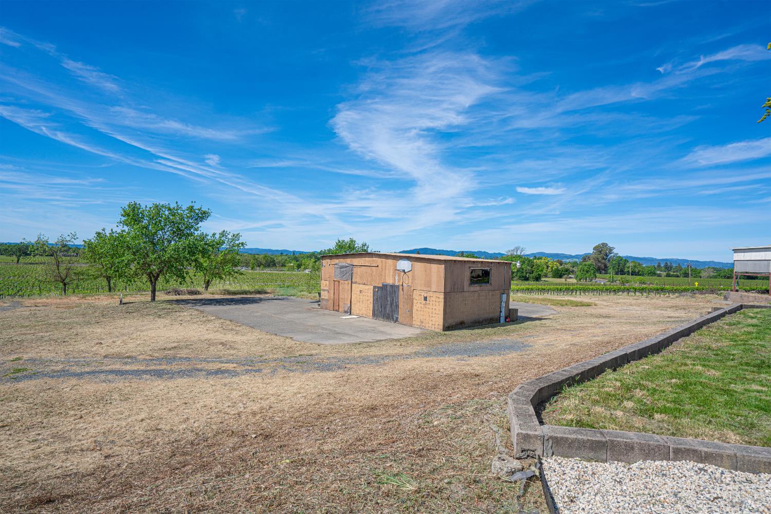 Detail Gallery Image 40 of 60 For 590 Pleasant Ave, Santa Rosa,  CA 95403 - 4 Beds | 3 Baths