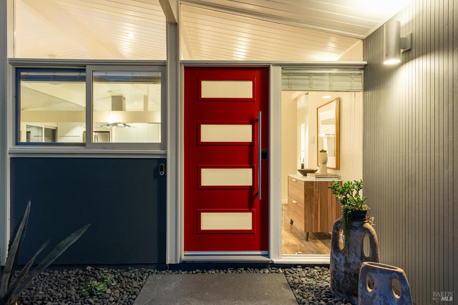 Detail Gallery Image 10 of 57 For 839 Greenberry Ln, San Rafael,  CA 94903 - 4 Beds | 2 Baths