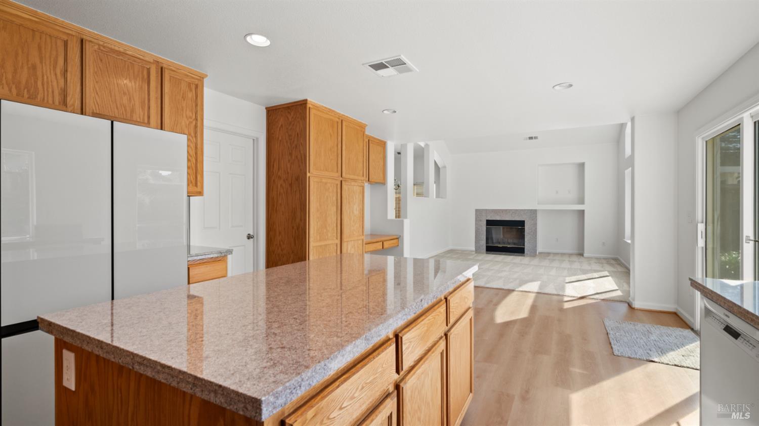 Detail Gallery Image 23 of 49 For 587 Abbey Dr, Fairfield,  CA 94534 - 3 Beds | 3 Baths