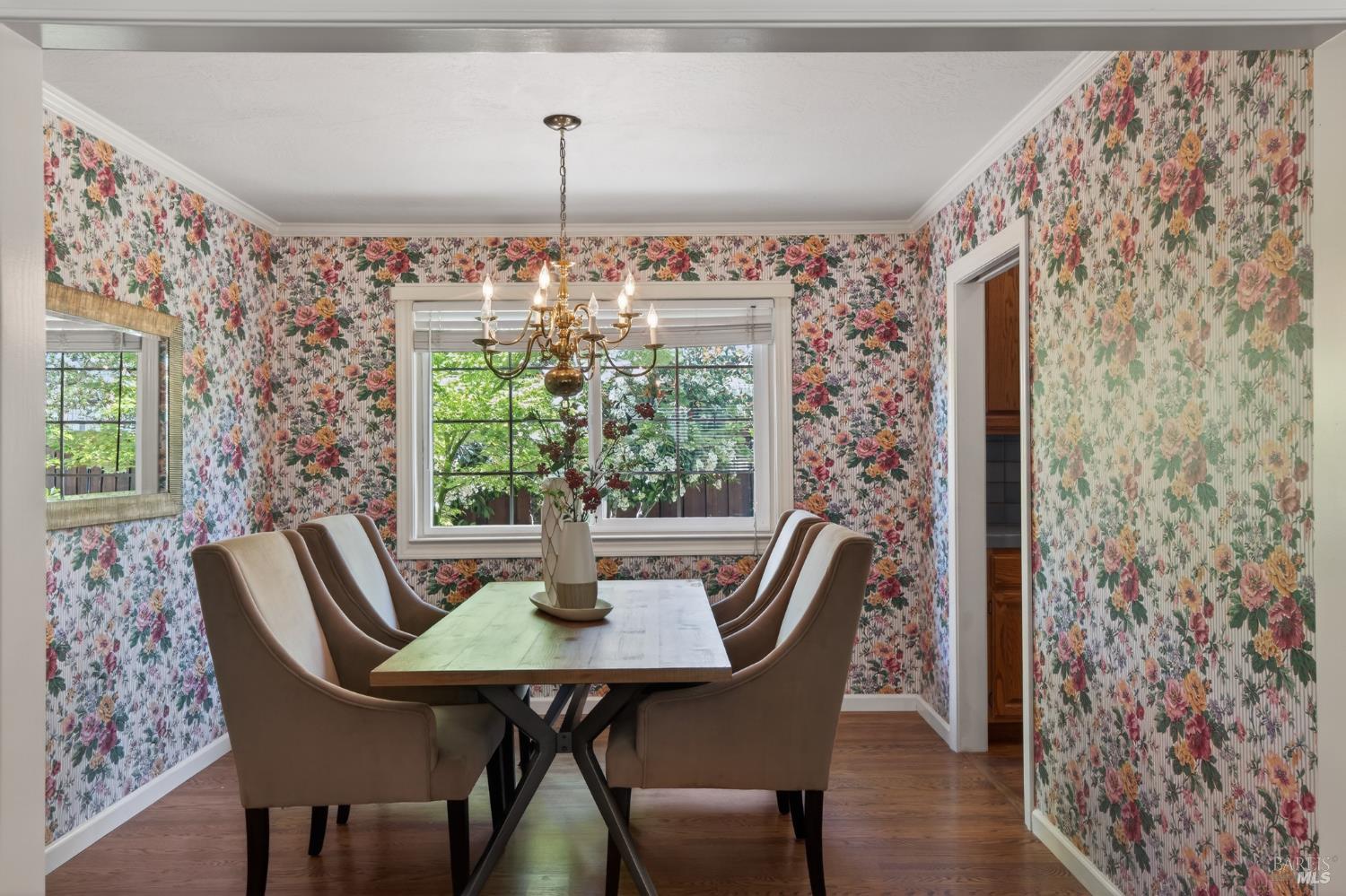 Detail Gallery Image 11 of 67 For 3527 Jomar Dr, Napa,  CA 94558 - 4 Beds | 2/1 Baths