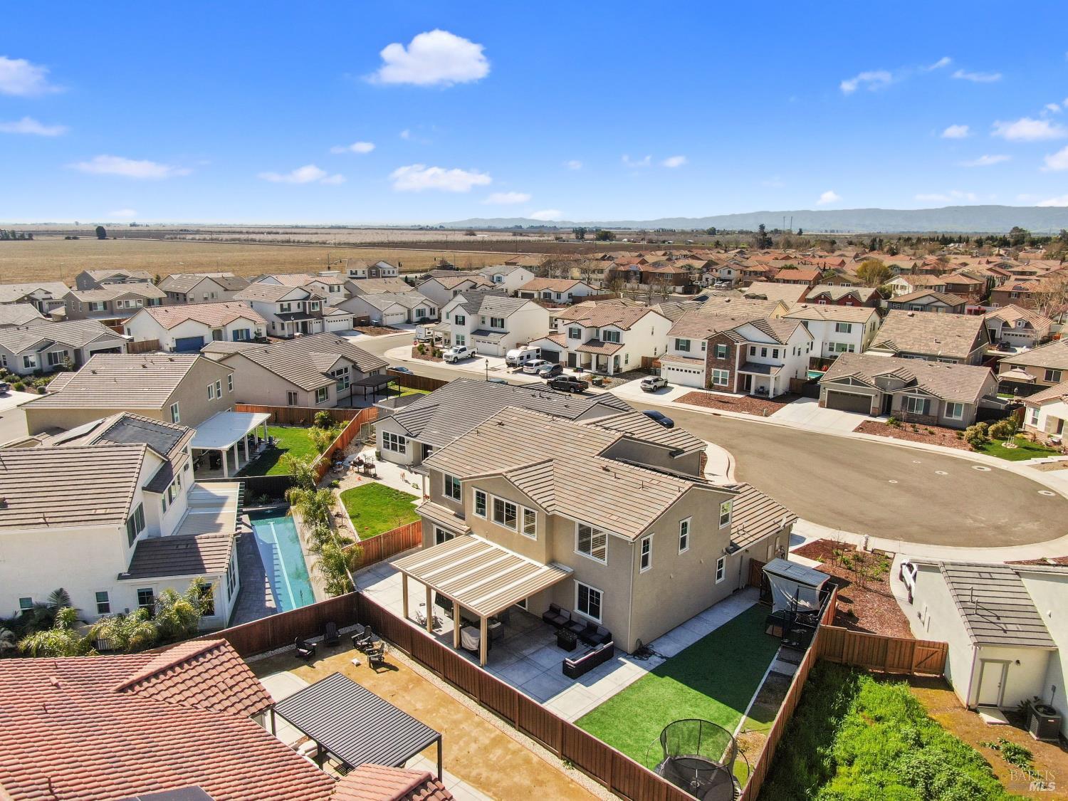 Detail Gallery Image 9 of 65 For 1245 Pacific Pl, Dixon,  CA 95620 - 5 Beds | 4 Baths