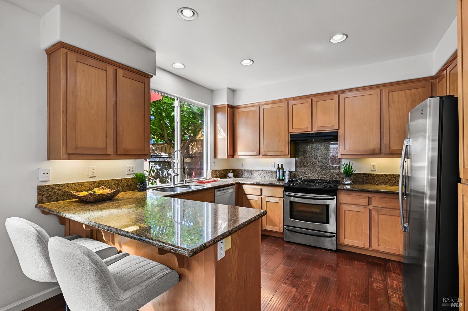 Detail Gallery Image 19 of 51 For 2824 Elk Ln, Santa Rosa,  CA 95407 - 4 Beds | 2/1 Baths