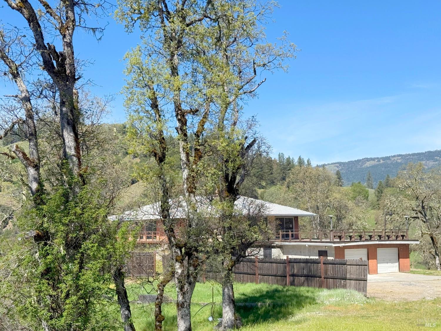 Detail Gallery Image 2 of 32 For 27150 Mendocino Pass Rd, Covelo,  CA 95428 - 2 Beds | 2 Baths