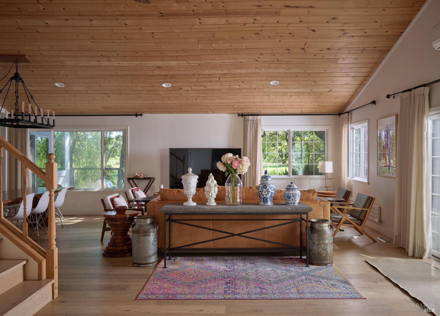 Detail Gallery Image 17 of 22 For 195 Fisher Ln, Sonoma,  CA 95476 - 10 Beds | 9/2 Baths