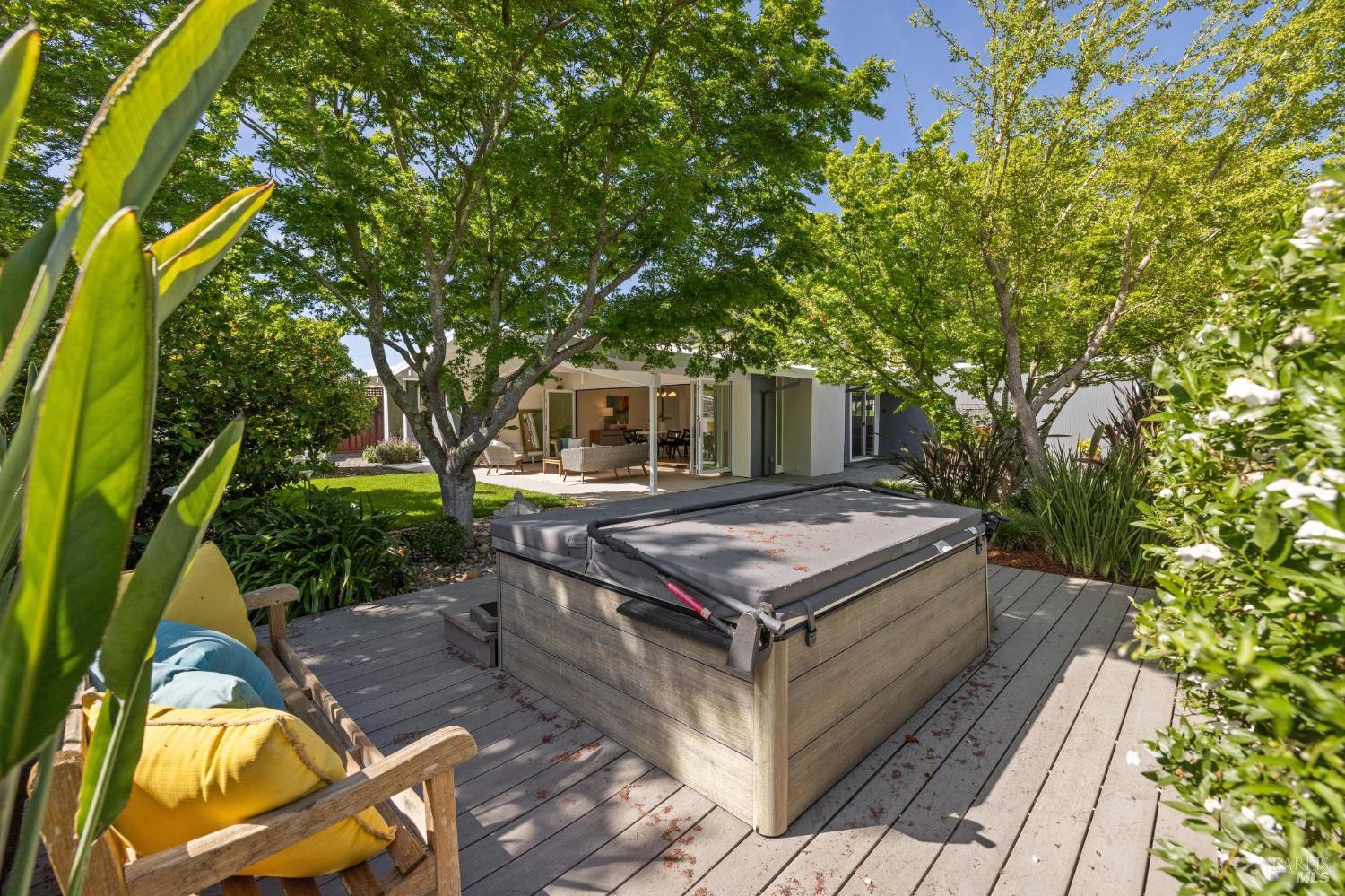 Detail Gallery Image 6 of 57 For 839 Greenberry Ln, San Rafael,  CA 94903 - 4 Beds | 2 Baths