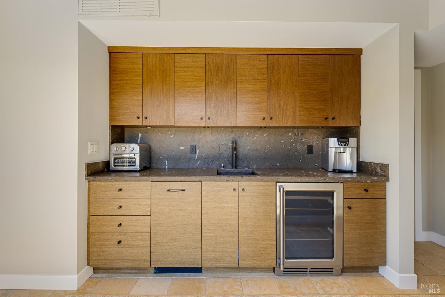 Detail Gallery Image 37 of 52 For 138 Madrona Ave, Belvedere,  CA 94920 - 4 Beds | 3/1 Baths