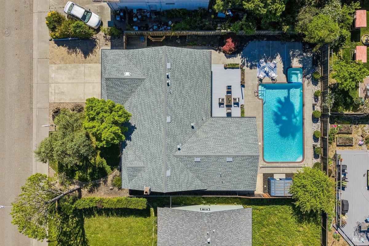 Detail Gallery Image 40 of 47 For 1619 Oneel Dr, Petaluma,  CA 94954 - 3 Beds | 2 Baths