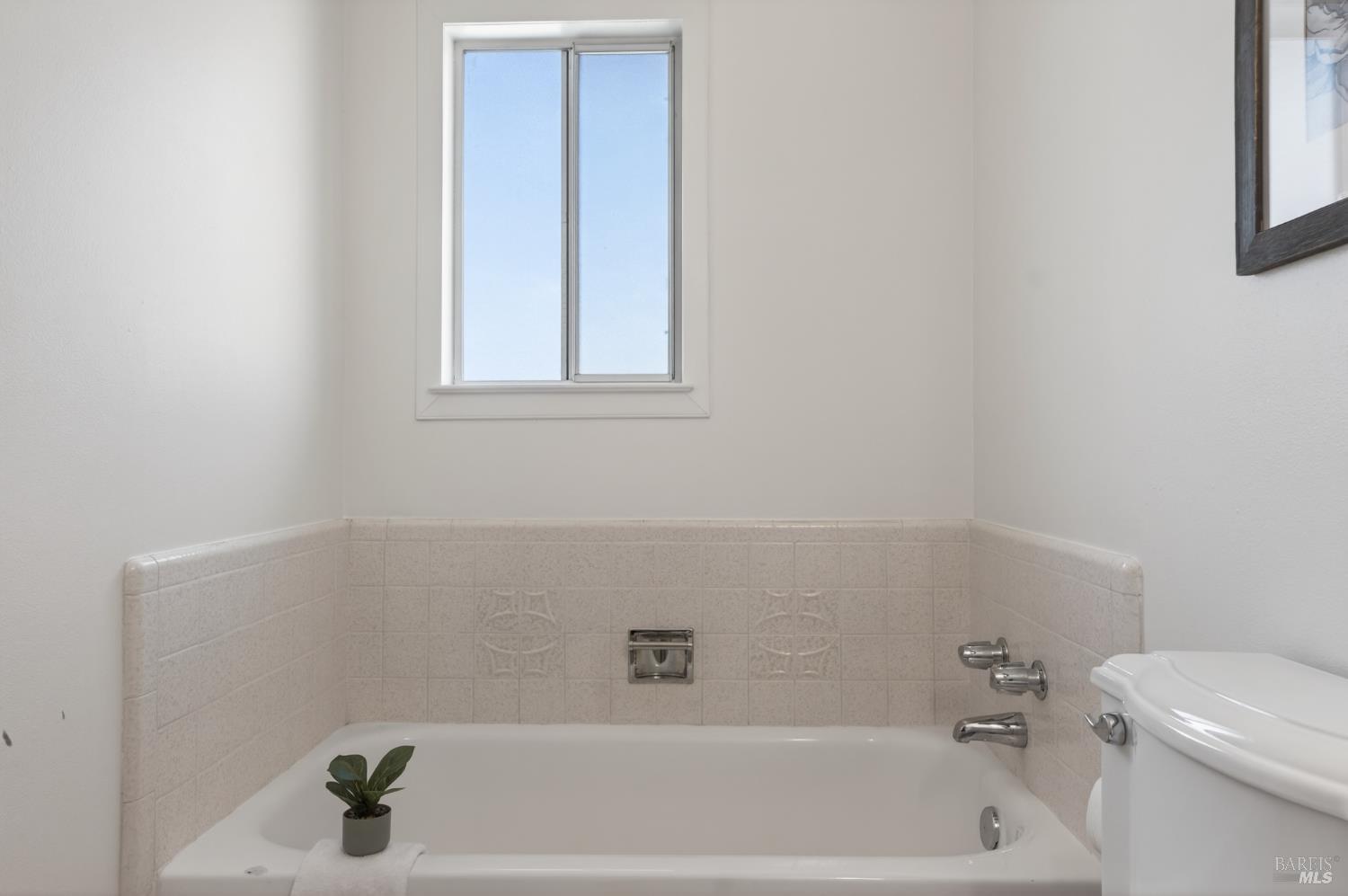 Detail Gallery Image 55 of 67 For 3527 Jomar Dr, Napa,  CA 94558 - 4 Beds | 2/1 Baths