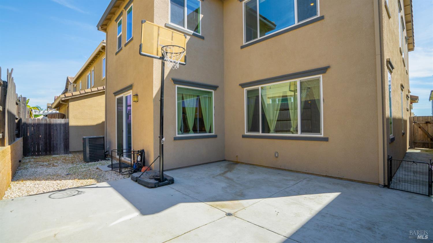 Detail Gallery Image 36 of 41 For 2350 Sheldon Dr, Fairfield,  CA 94533 - 4 Beds | 2/1 Baths