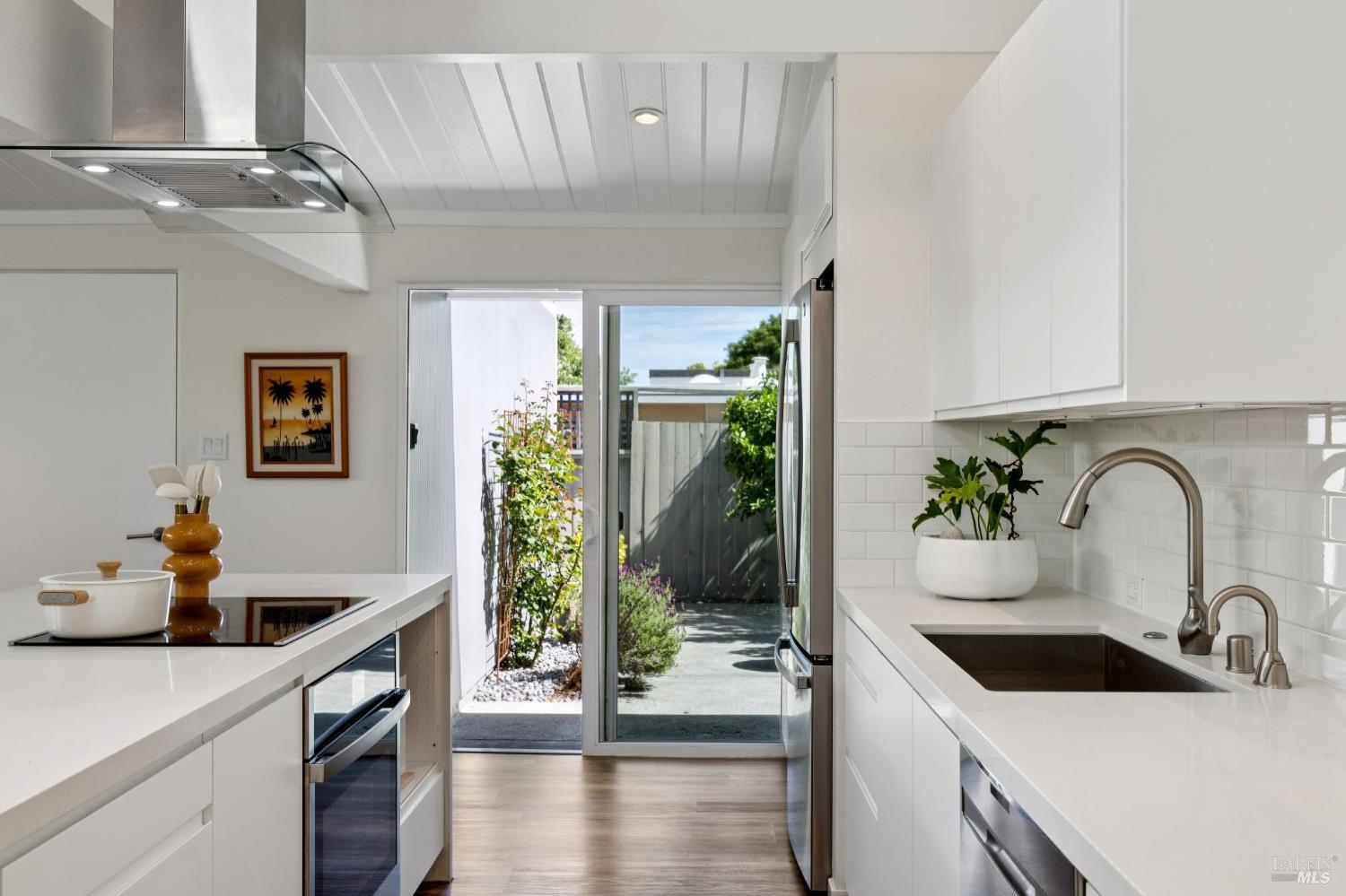 Detail Gallery Image 16 of 57 For 839 Greenberry Ln, San Rafael,  CA 94903 - 4 Beds | 2 Baths