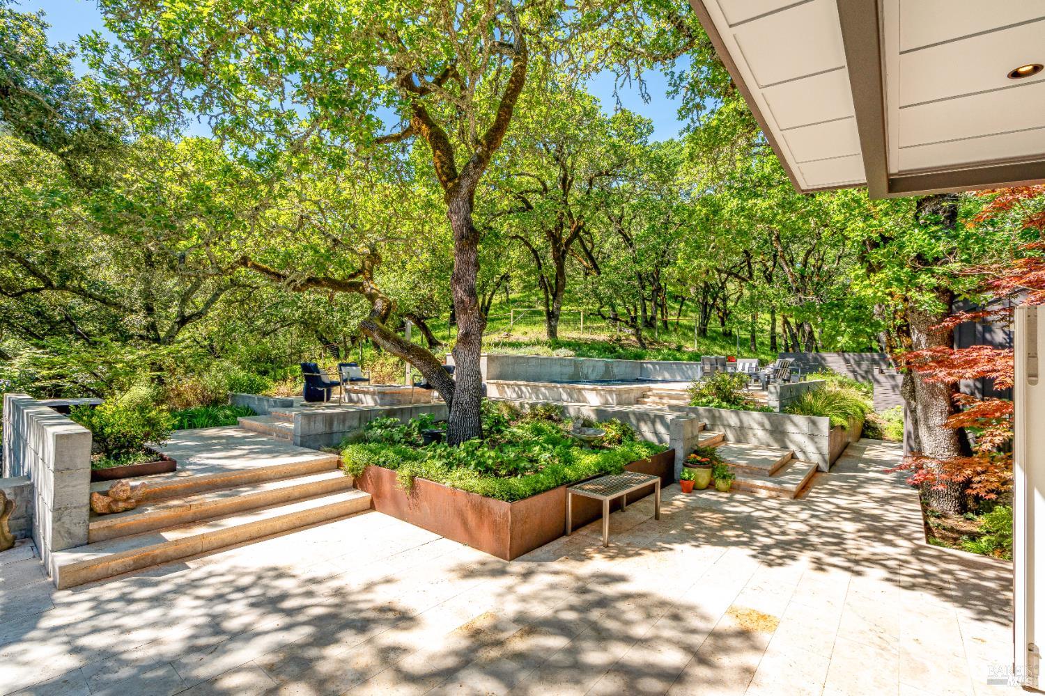 Detail Gallery Image 32 of 53 For 807 Wild Oak Dr, Santa Rosa,  CA 95409 - 3 Beds | 3/1 Baths