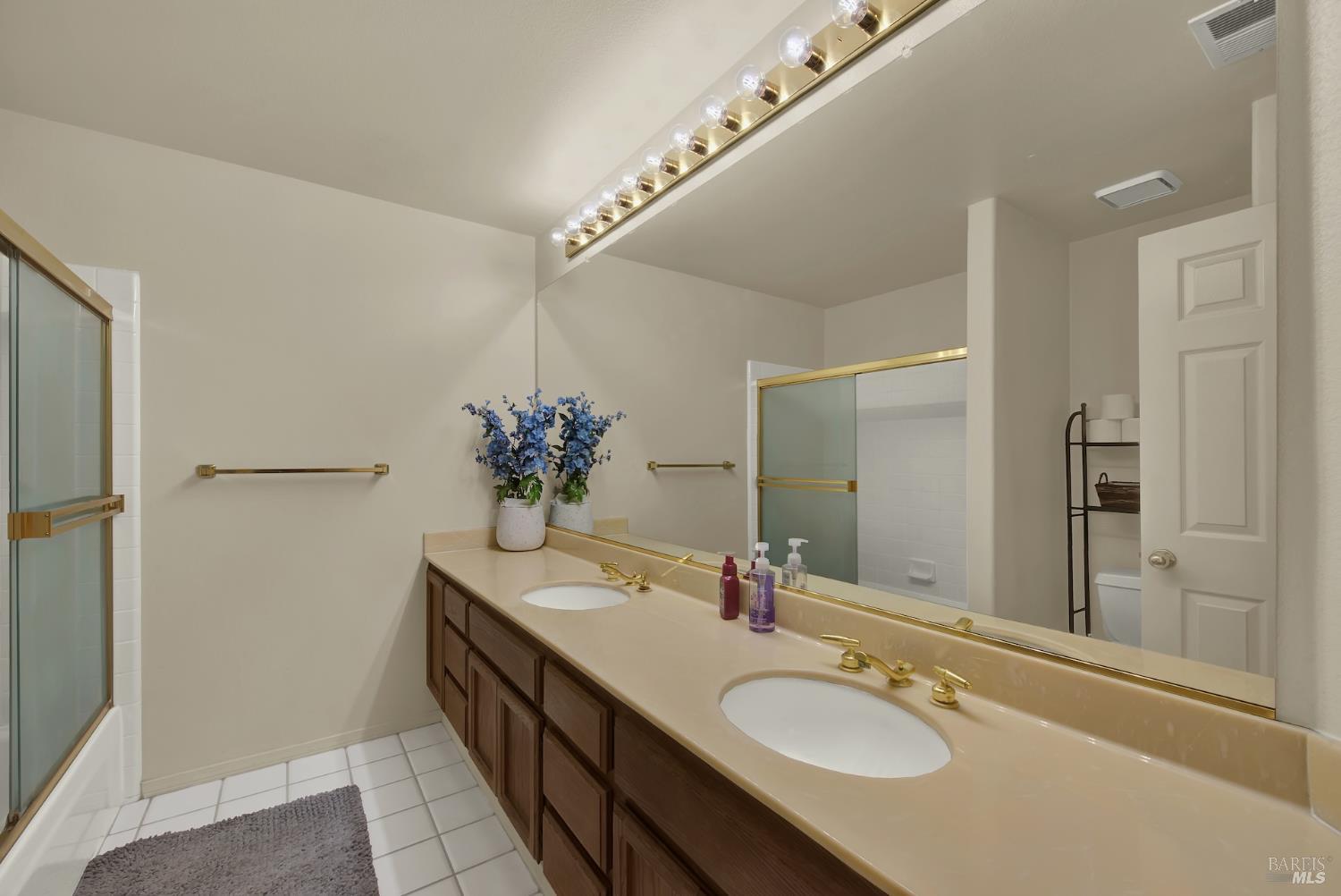 Detail Gallery Image 62 of 75 For 150 Deerglen Cir, Vacaville,  CA 95687 - 5 Beds | 3 Baths