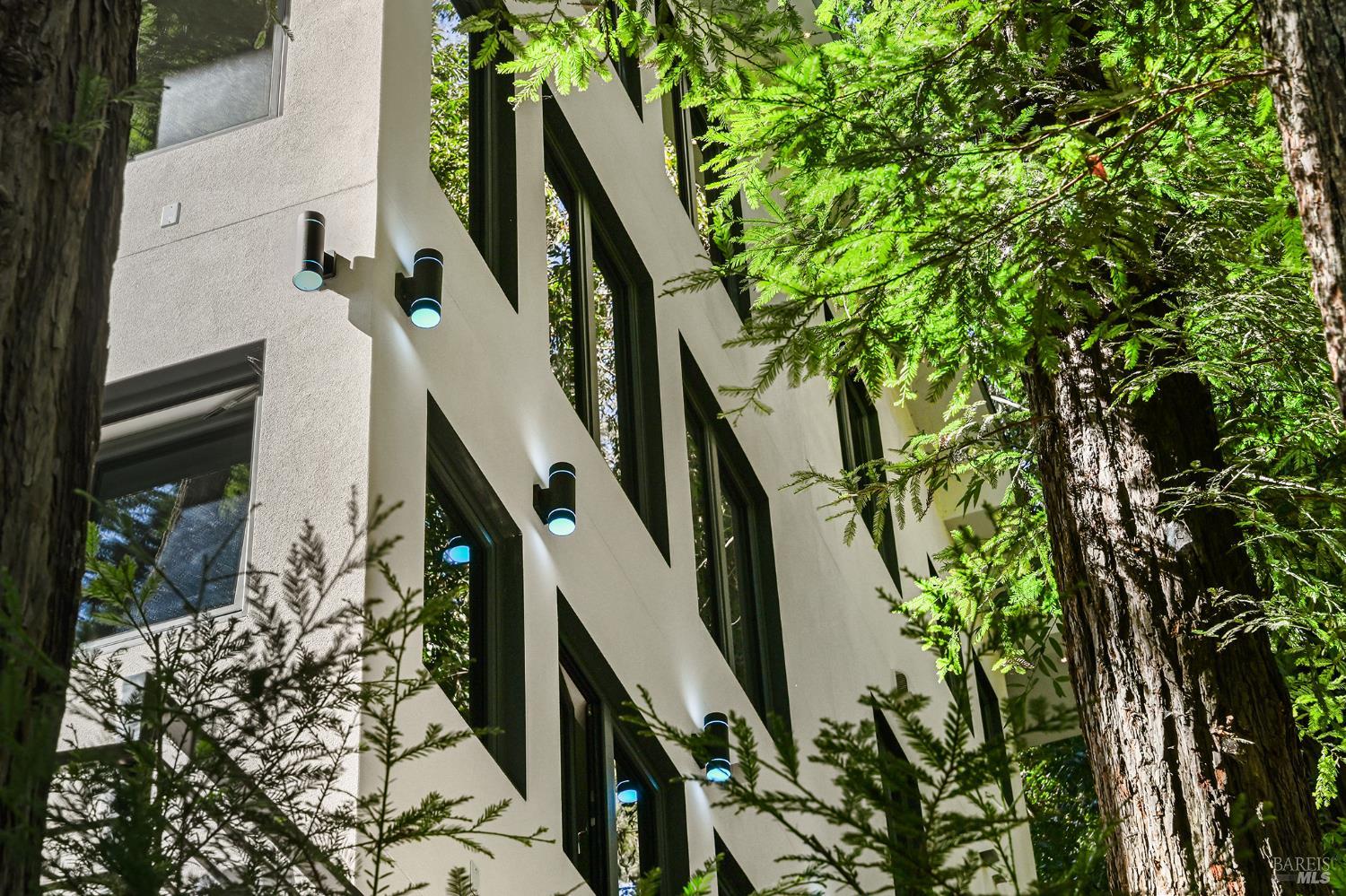 Detail Gallery Image 10 of 84 For 14685 Willow Rd, Guerneville,  CA 95446 - 3 Beds | 3 Baths