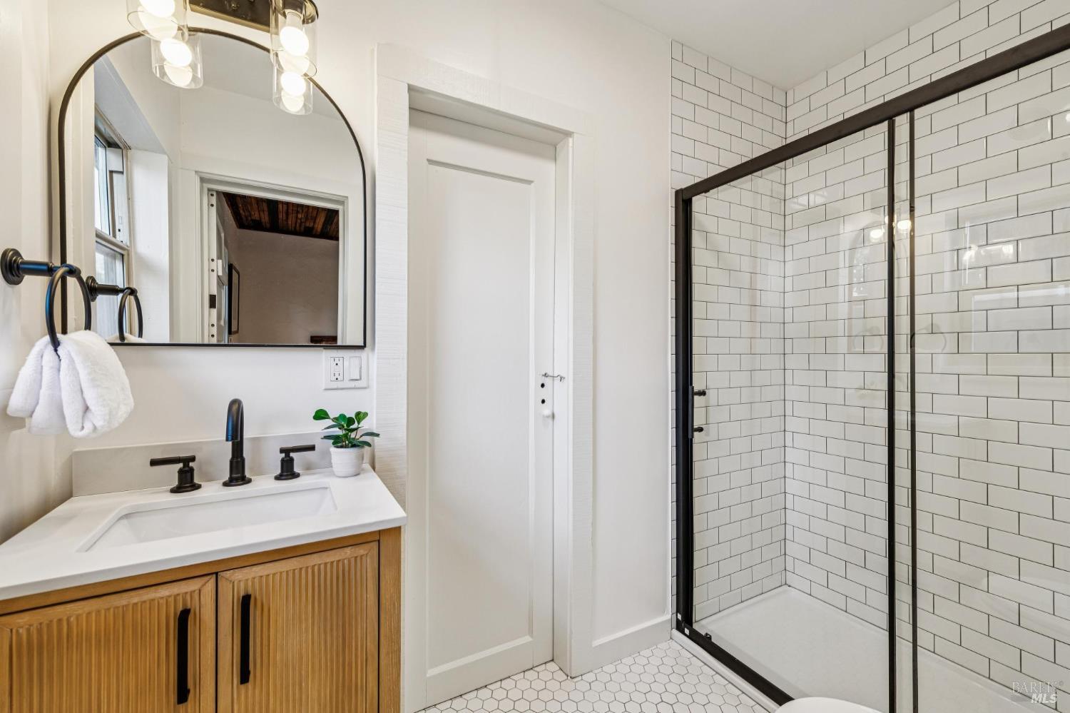 Detail Gallery Image 25 of 69 For 18 Cypress Rd, Point Reyes Station,  CA 94956 - 4 Beds | 1/1 Baths