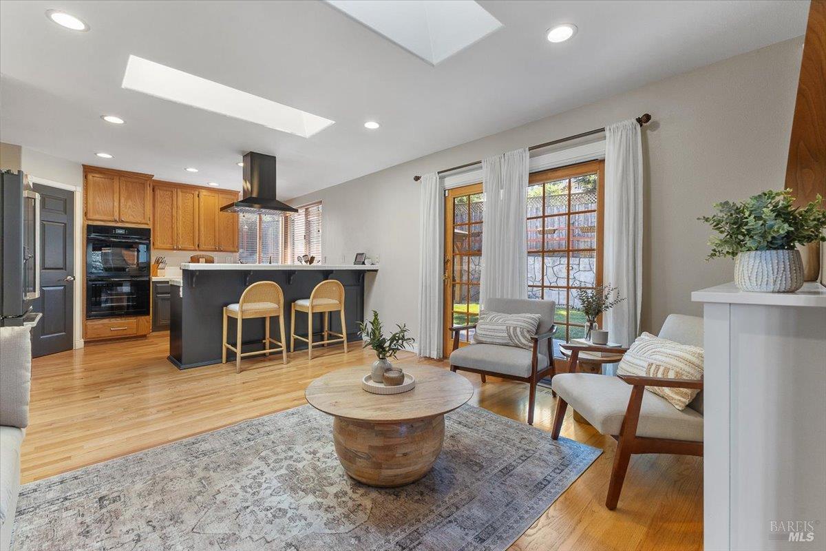 Detail Gallery Image 12 of 58 For 6081 Malcom Ln, Penngrove,  CA 94951 - 3 Beds | 2/1 Baths