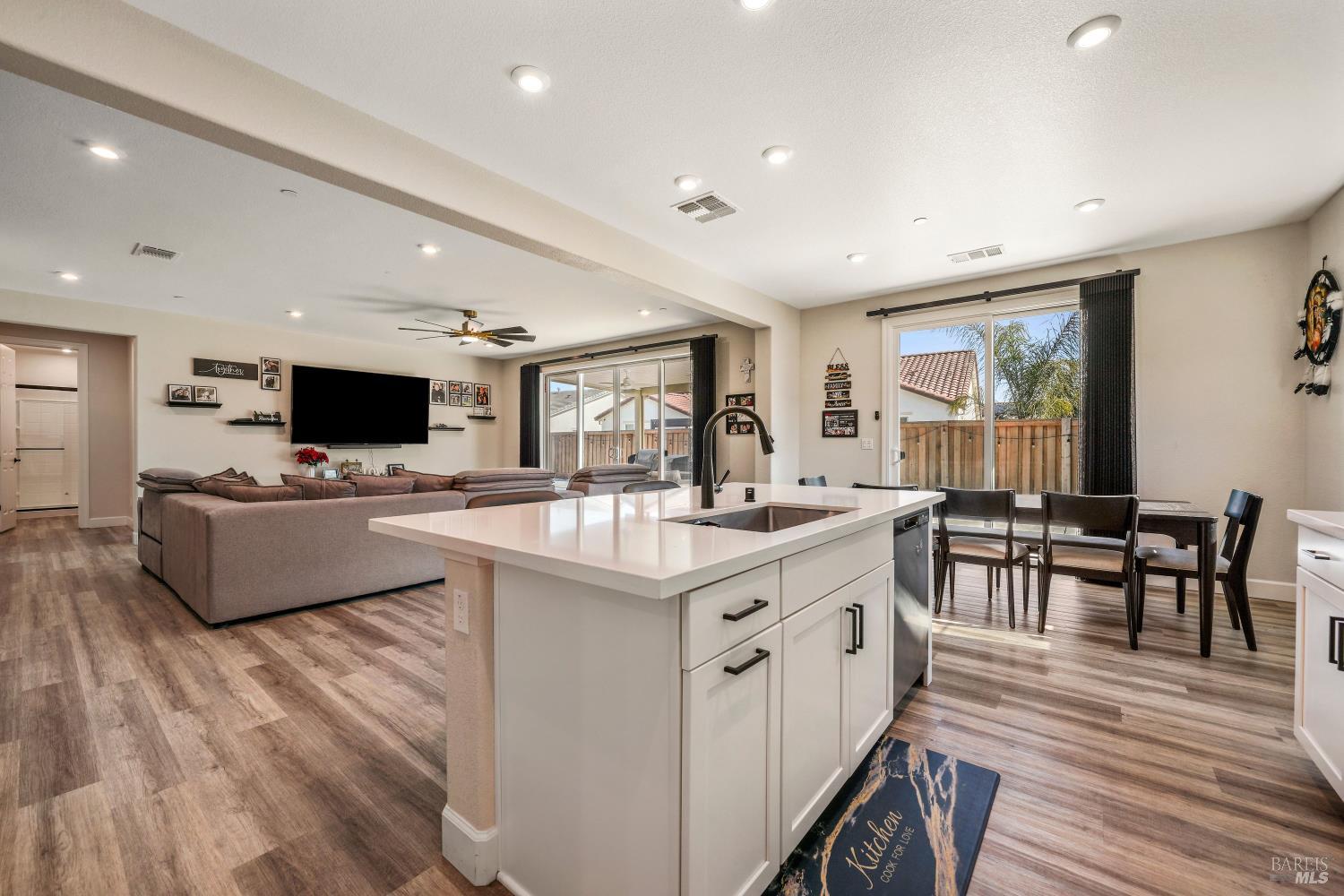 Detail Gallery Image 30 of 65 For 1245 Pacific Pl, Dixon,  CA 95620 - 5 Beds | 4 Baths