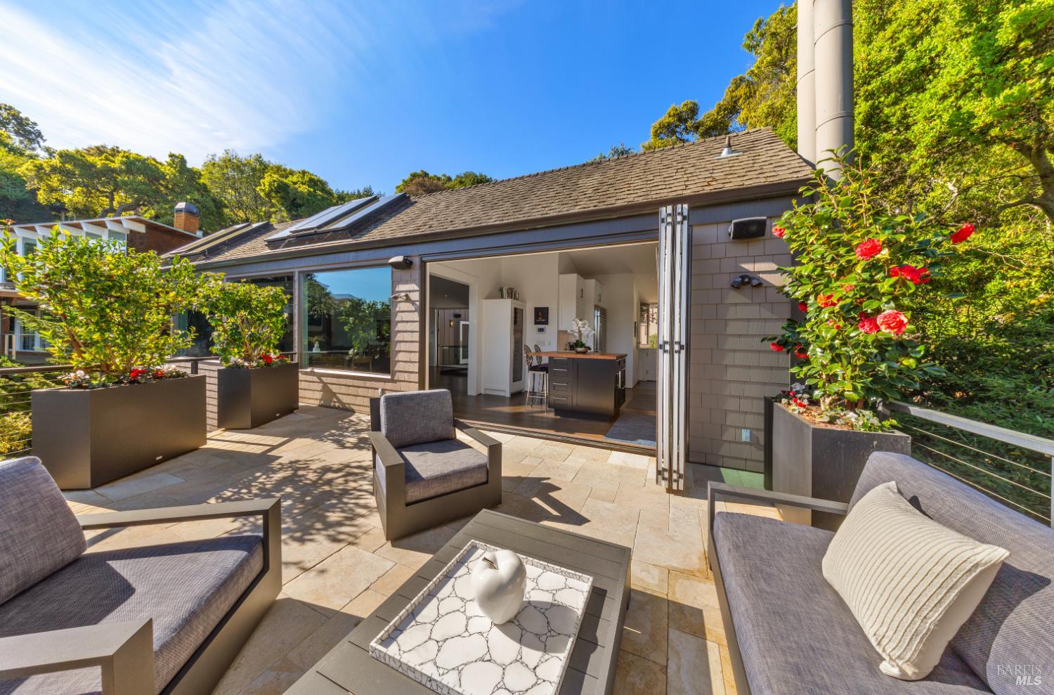 Detail Gallery Image 2 of 52 For 138 Madrona Ave, Belvedere,  CA 94920 - 4 Beds | 3/1 Baths