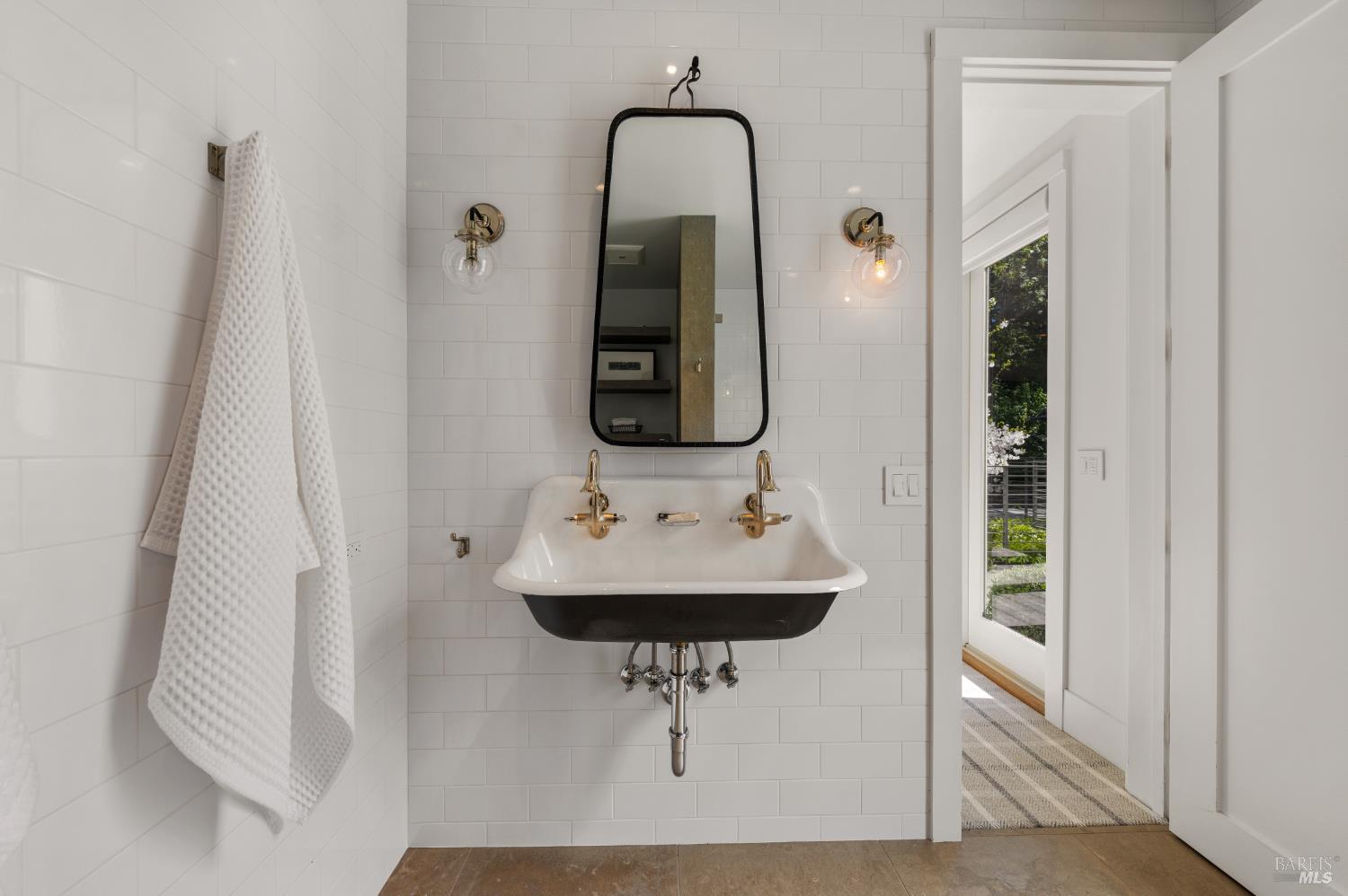 Detail Gallery Image 39 of 97 For 80 Laurel Grove Ave, Ross,  CA 94957 - 5 Beds | 5/1 Baths