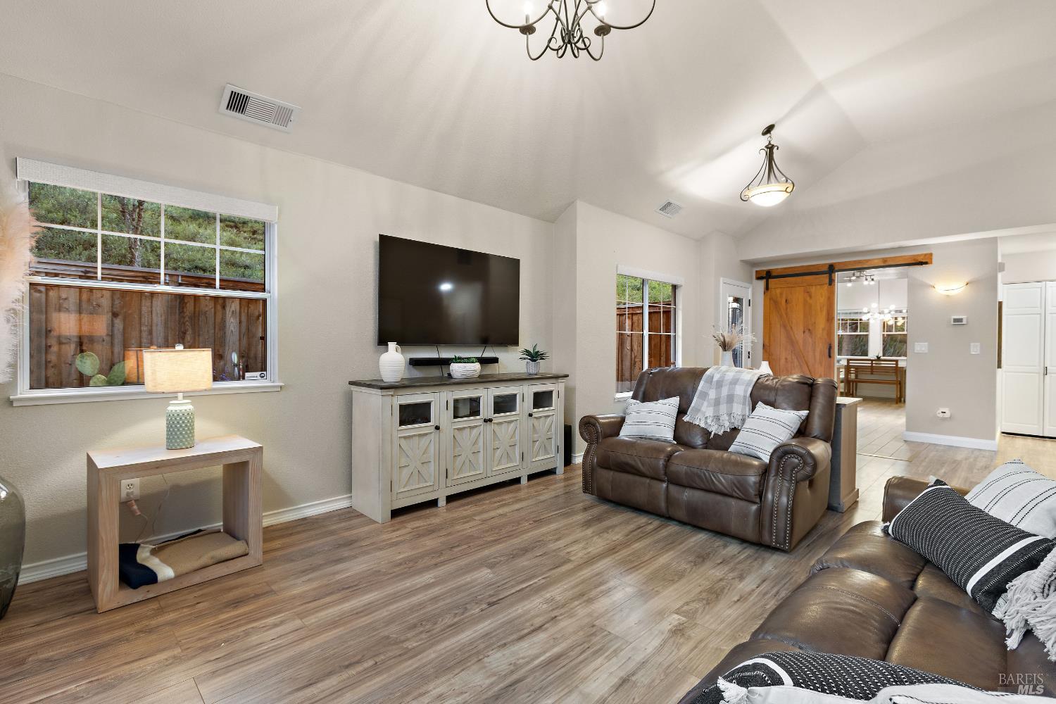 Detail Gallery Image 6 of 40 For 70 Marina Ridge Ct, Vallejo,  CA 94591 - 3 Beds | 2/1 Baths