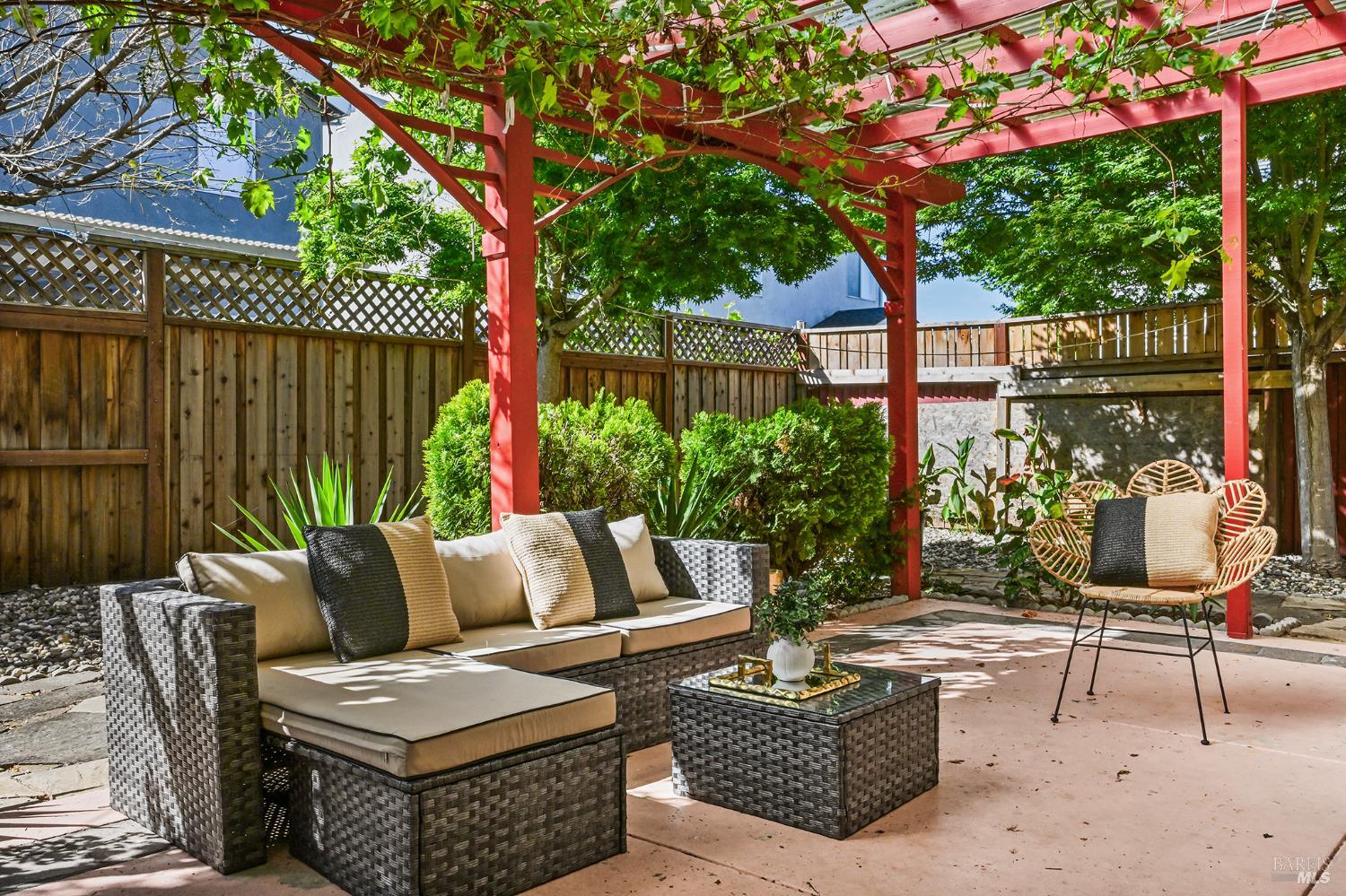 Detail Gallery Image 25 of 51 For 2824 Elk Ln, Santa Rosa,  CA 95407 - 4 Beds | 2/1 Baths