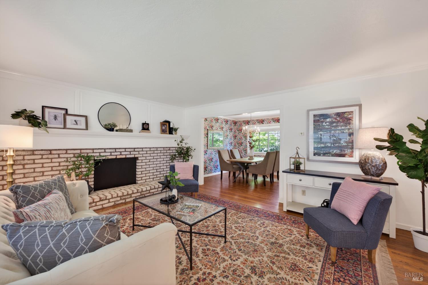 Detail Gallery Image 10 of 67 For 3527 Jomar Dr, Napa,  CA 94558 - 4 Beds | 2/1 Baths